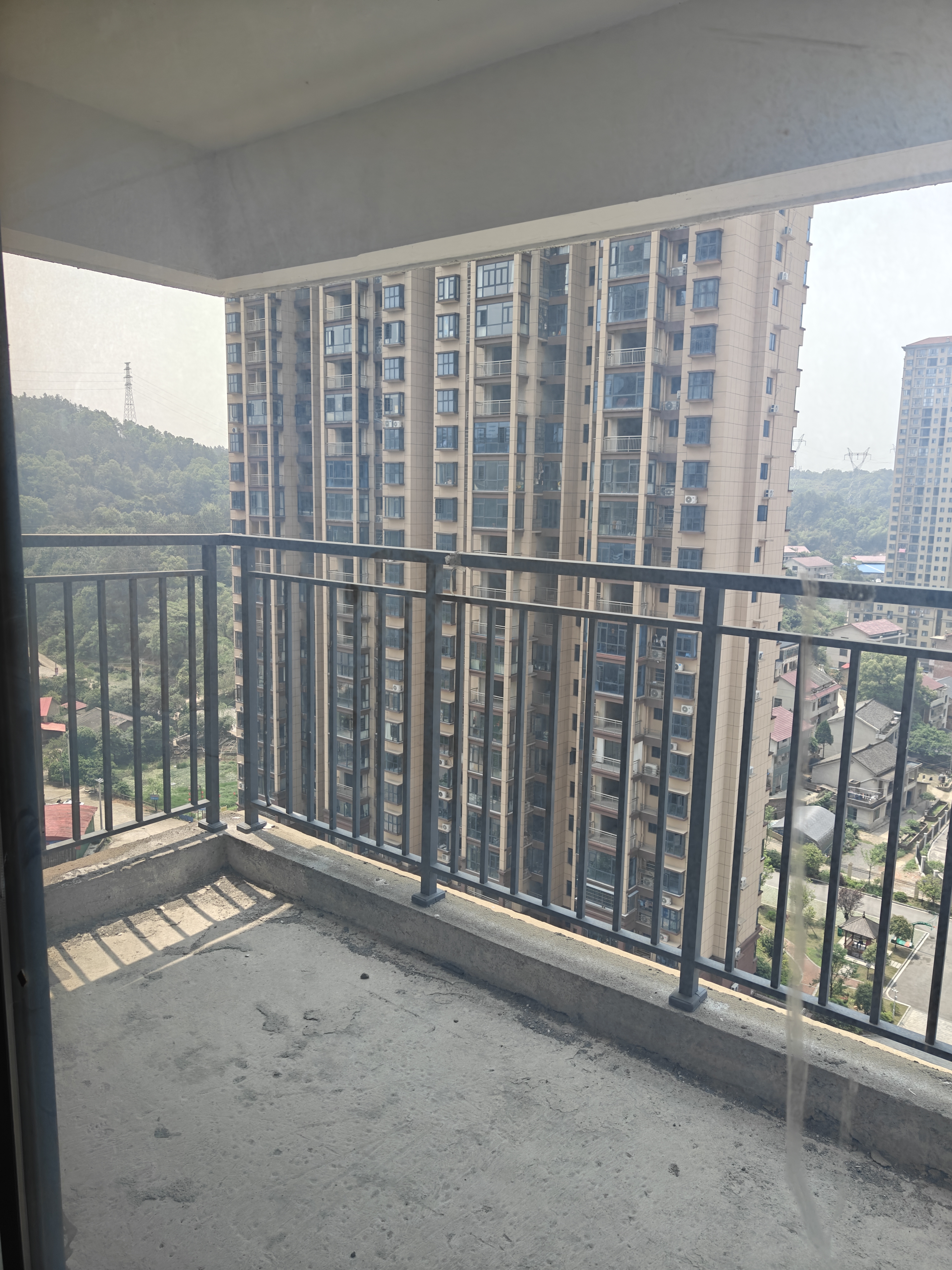 宁邦中心（二期公园里）  3室2厅2卫   78.80万客厅