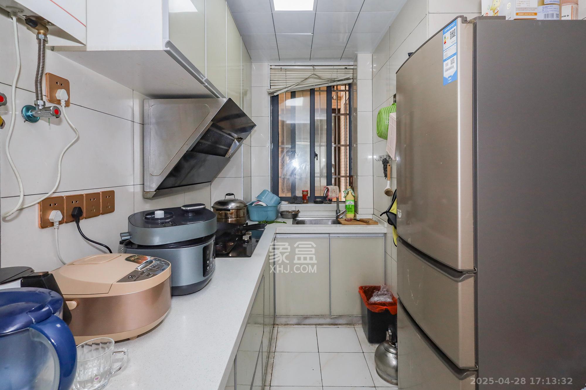 谷山庭院二期  3室2厅1卫    49.8万 谷山庭院二期  3室2厅1卫    49.8万厨房