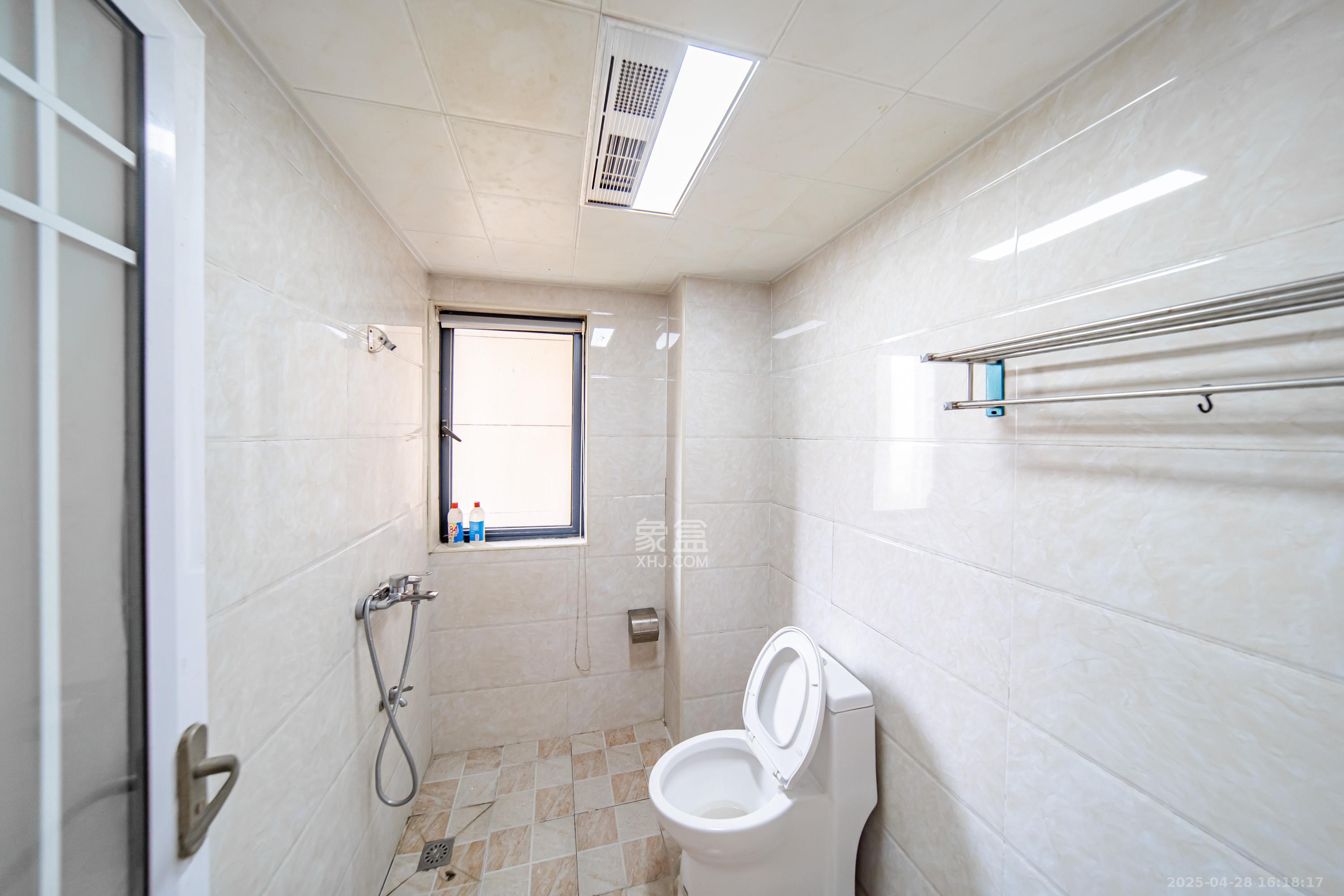 湘熙水郡(观澜海赋家园)  3室2厅1卫    95.0万 湘熙水郡(观澜海赋家园)  3室2厅1卫    95.0万卫生间