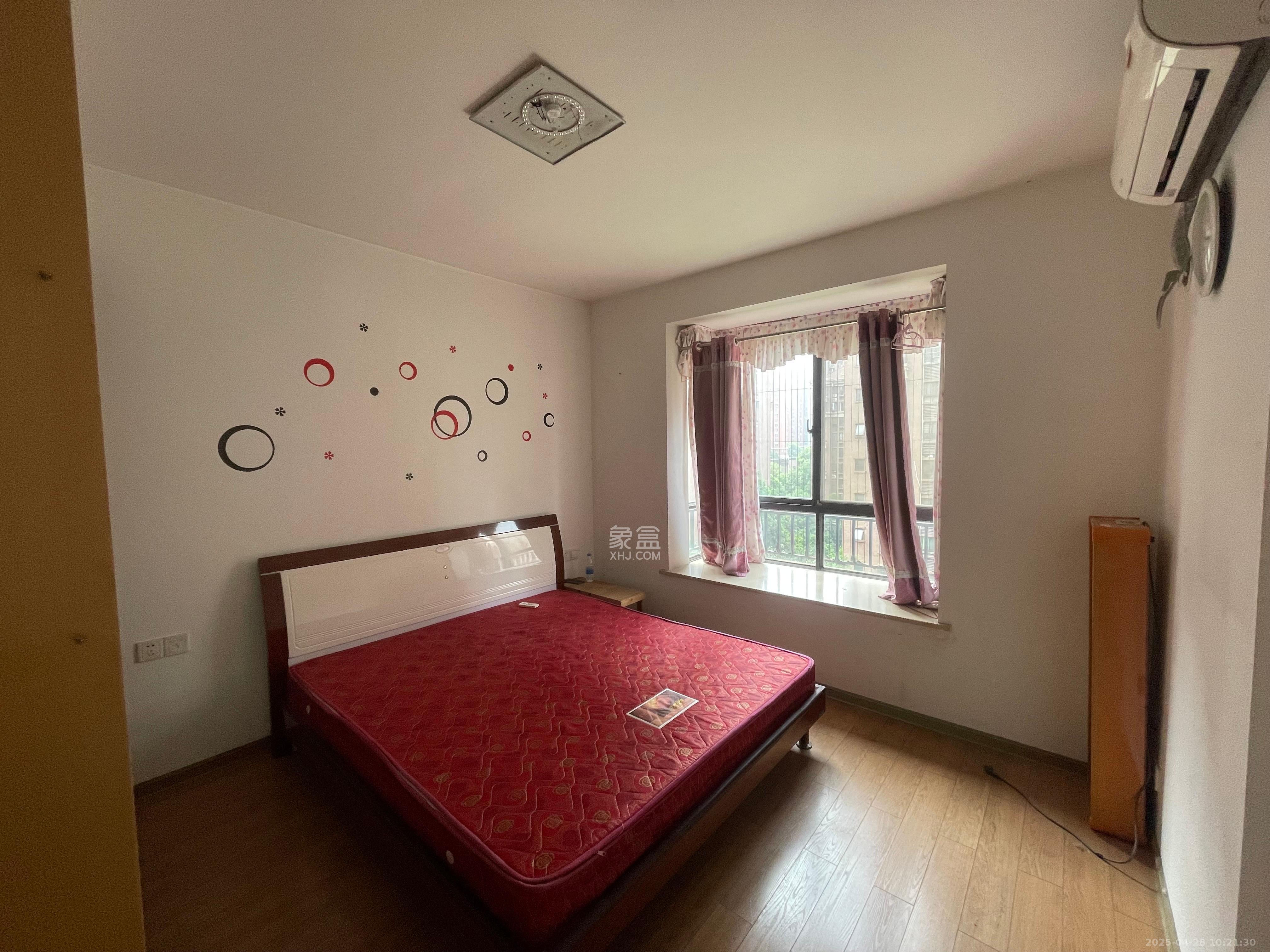 华润凤凰城一期 2室1厅1卫 1600.0元/月 华润凤凰城一期 2室1厅1卫 1600.0元/月室内图