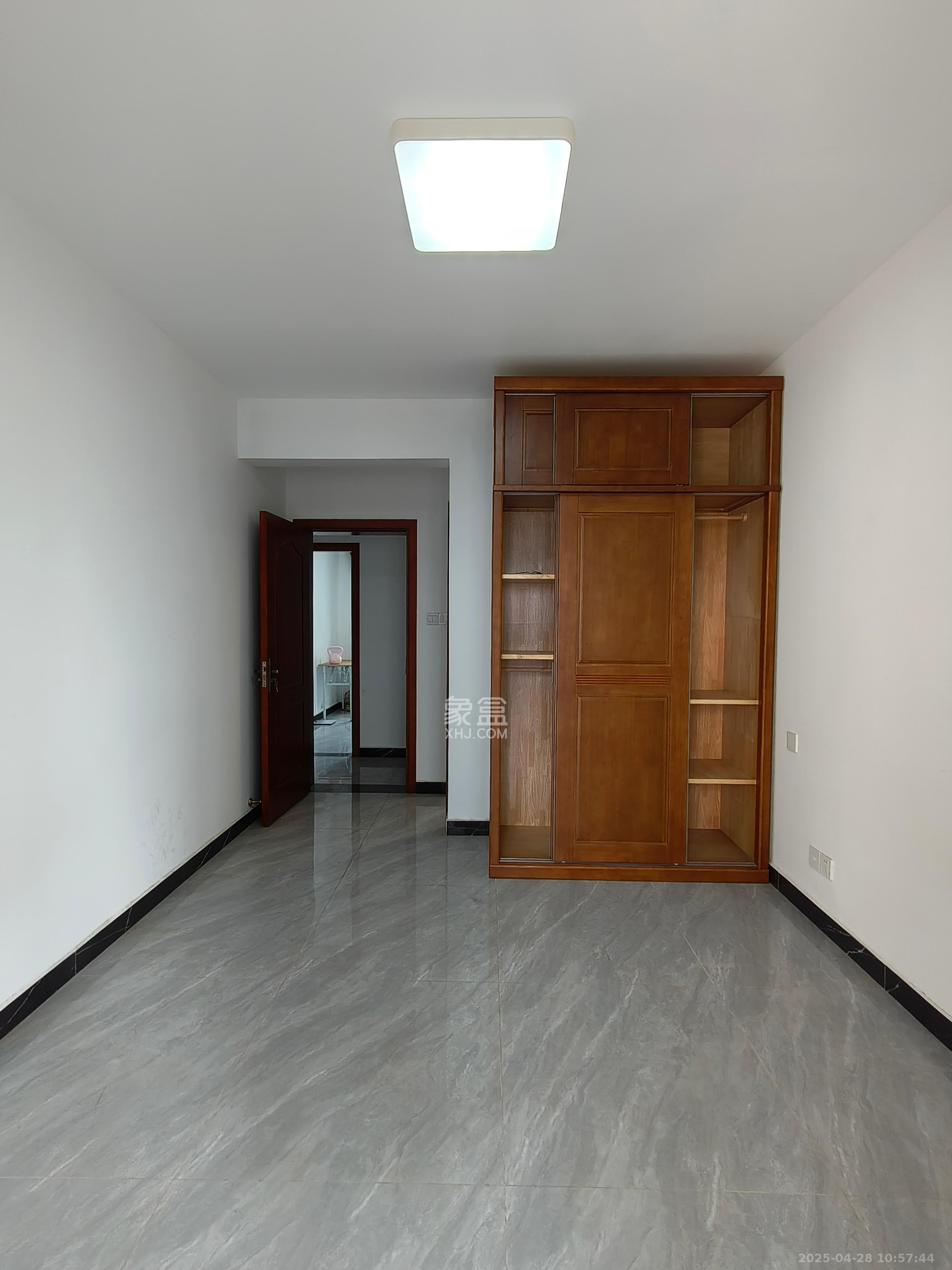 和悦城(蟠龙景苑) 3室2厅1卫 2000.0元/月 和悦城(蟠龙景苑) 3室2厅1卫 2000.0元/月室内图