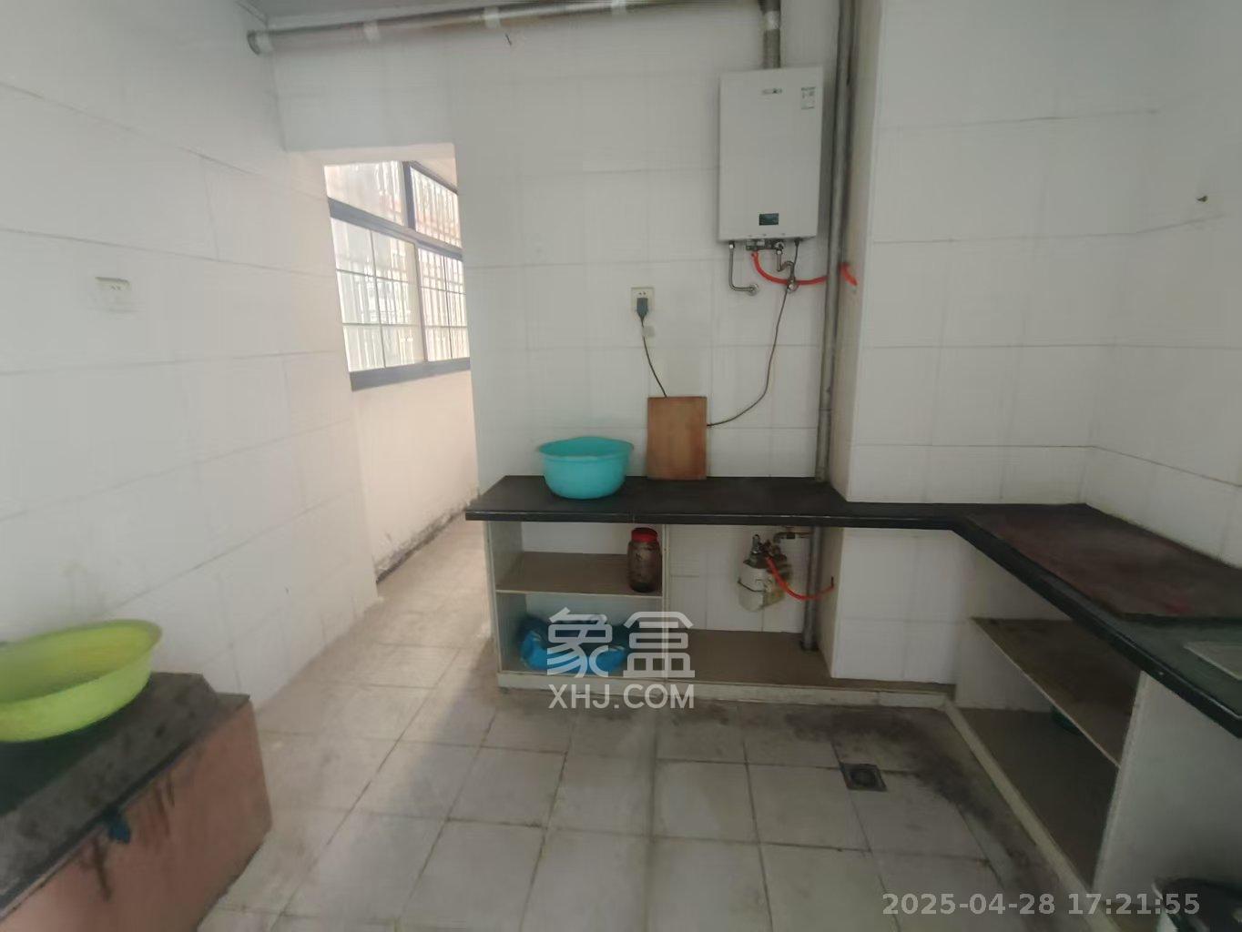 盘龙名府 3室2厅1卫 1500.0元/月 盘龙名府 3室2厅1卫 1500.0元/月室内图