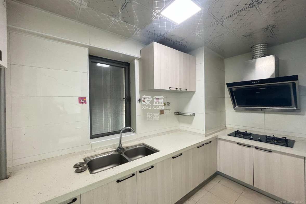 东怡外国(南湖一号) 2室1厅1卫 3000.0元/月 东怡外国(南湖一号) 2室1厅1卫 3000.0元/月室内图