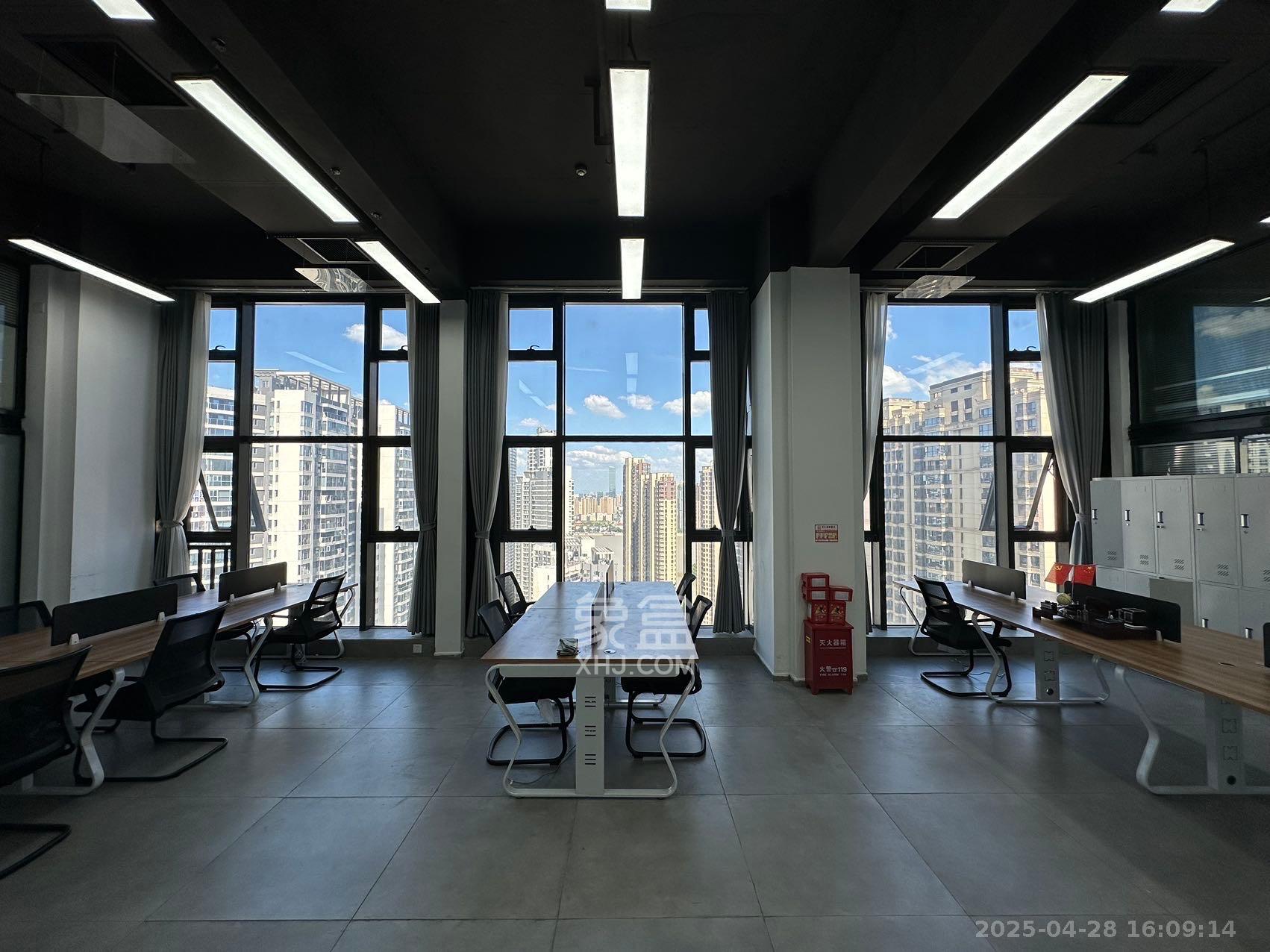 中一鲲出(鲲鹏府) 4室2厅0卫 14000.0元/月 中一鲲出(鲲鹏府) 4室2厅0卫 14000.0元/月室内图