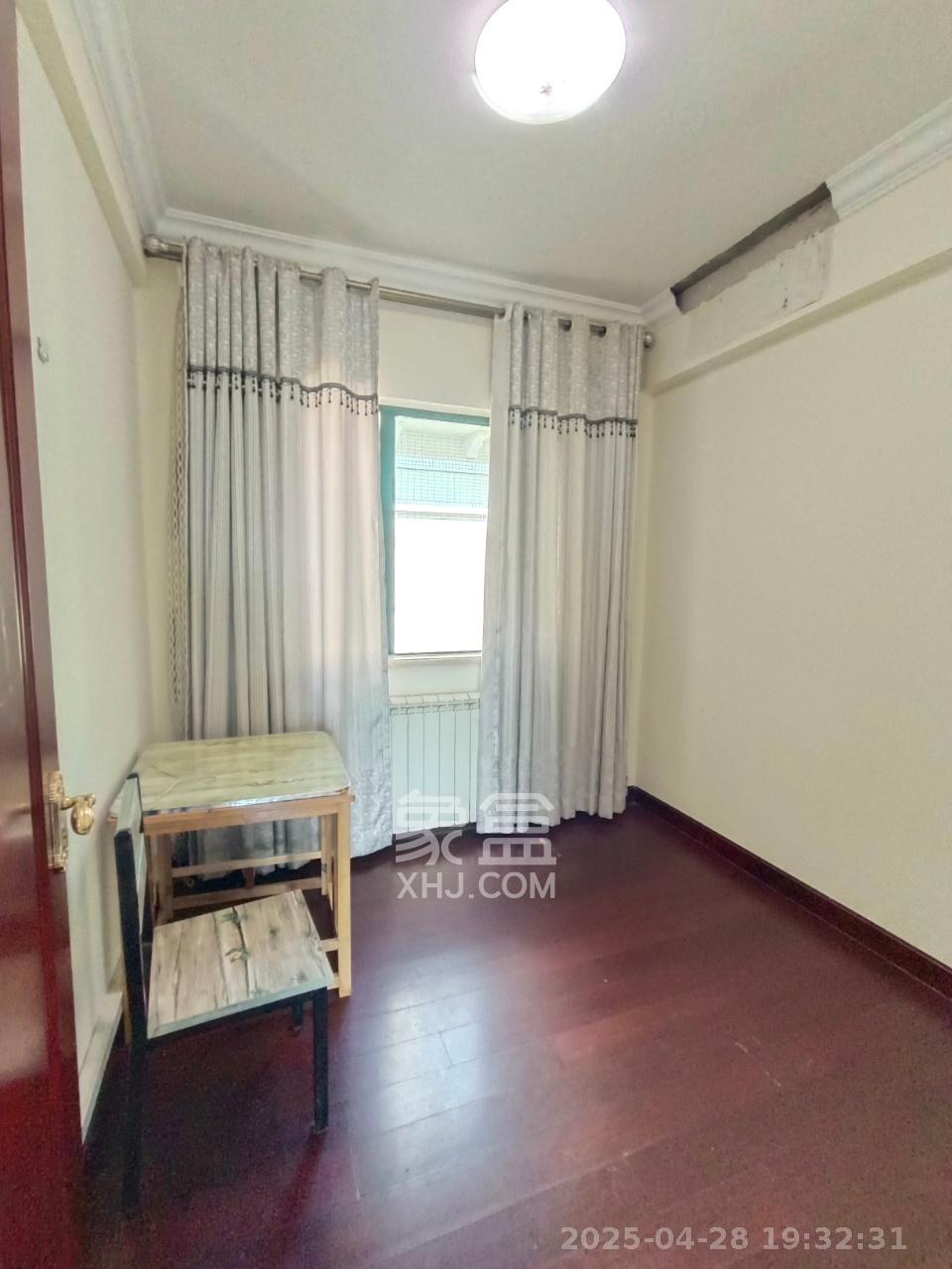 恒大城  4室2厅2卫    2600.0元/月 恒大城  4室2厅2卫    2600.0元/月室内图