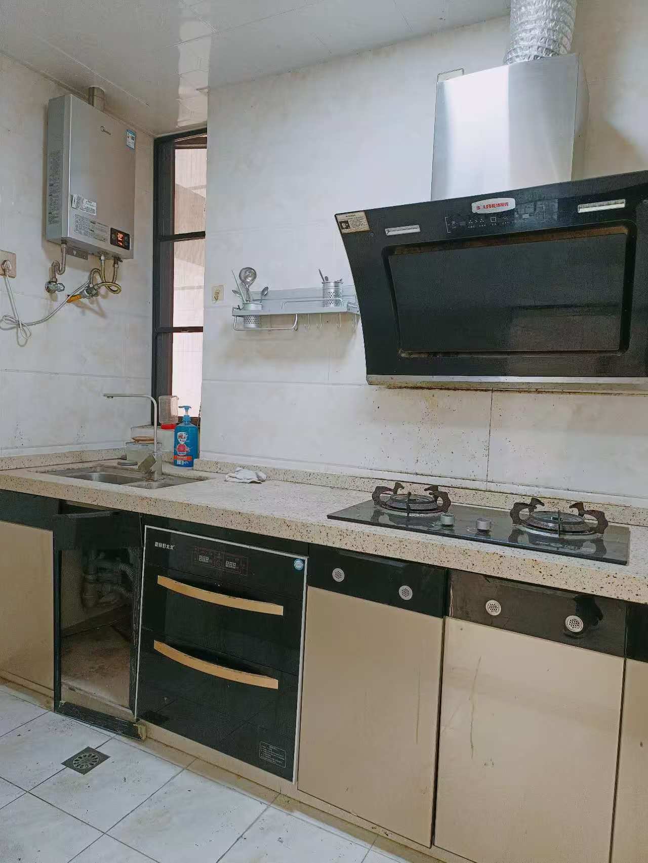洛杉矶城  2室2厅1卫   2600.00元/月室内图