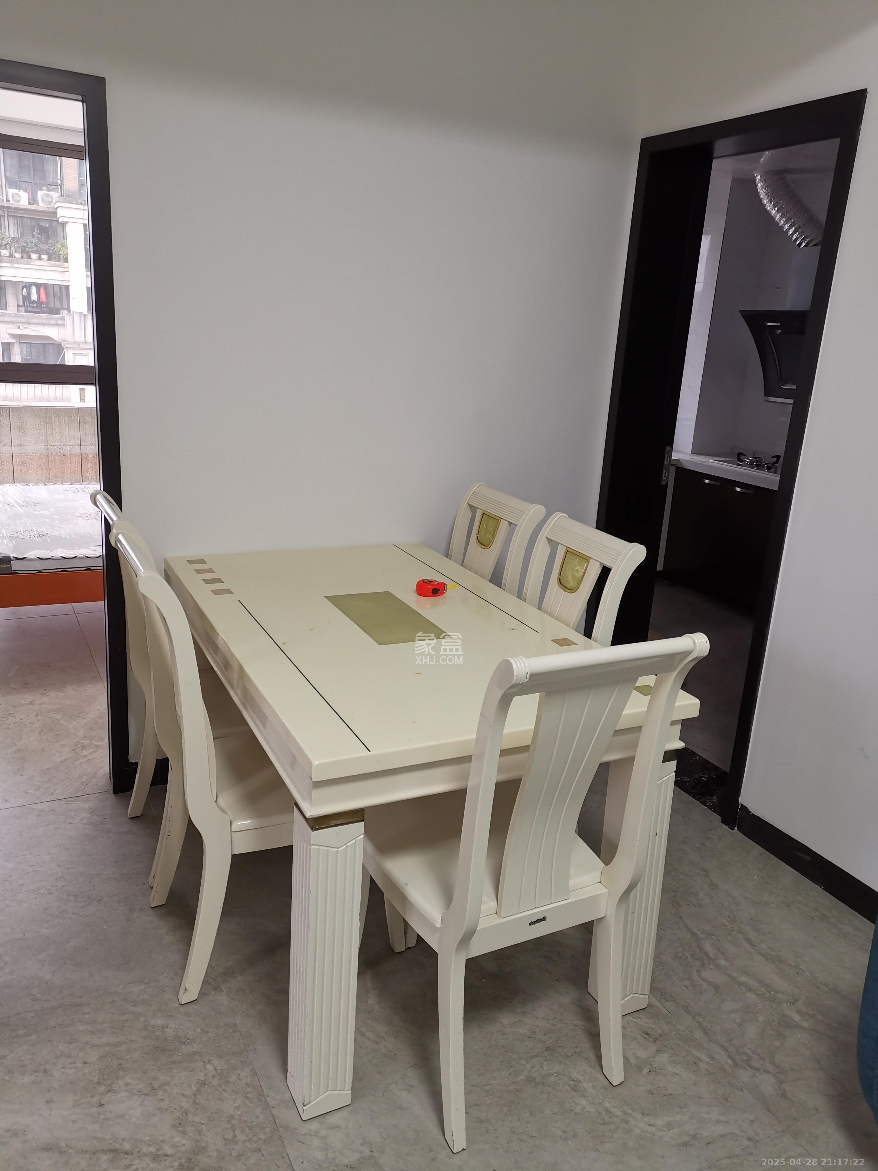 兴汝金城  3室2厅1卫   2200.00元/月室内图