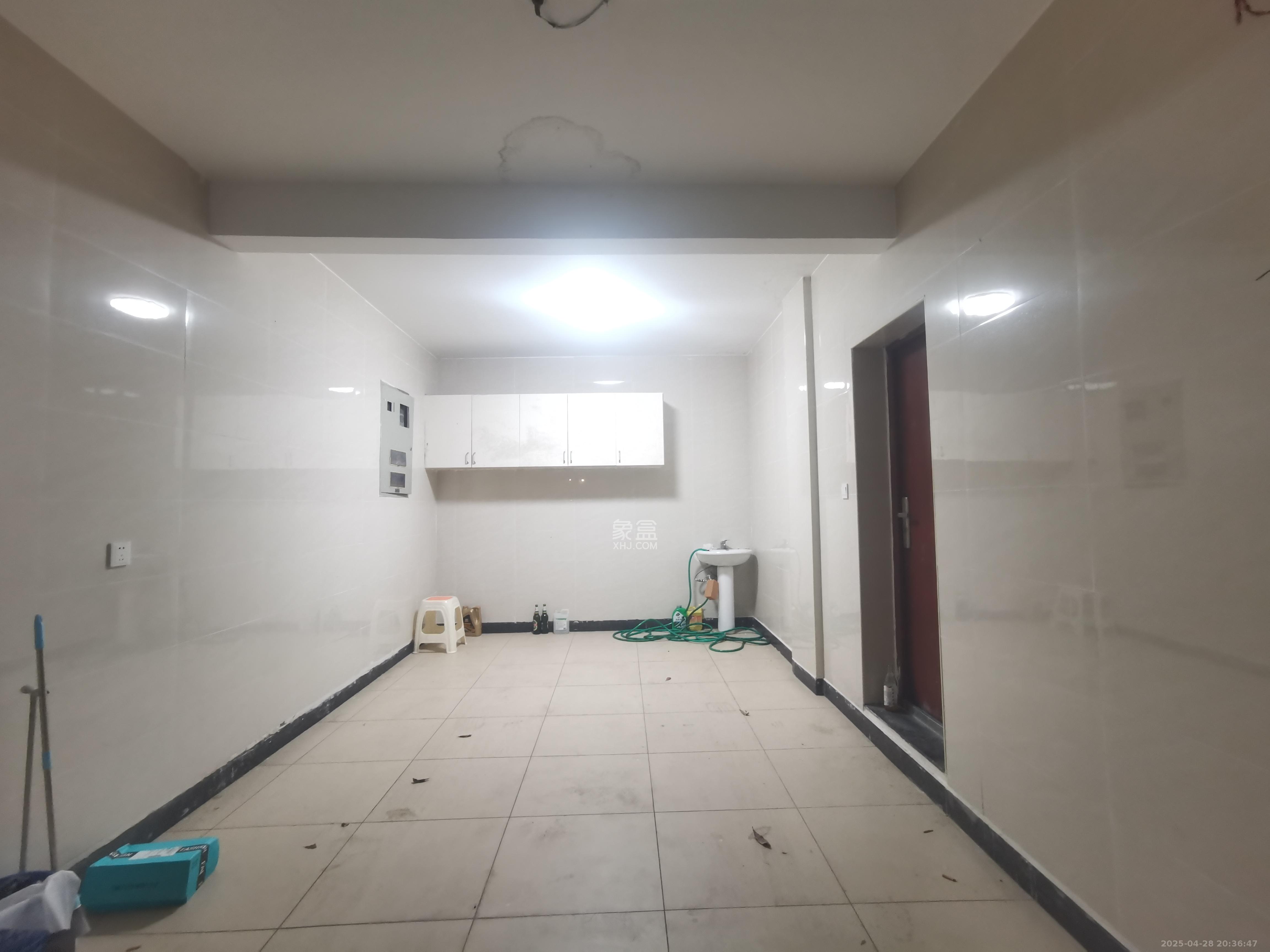 水云间  6室2厅5卫   8500.00元/月室内图