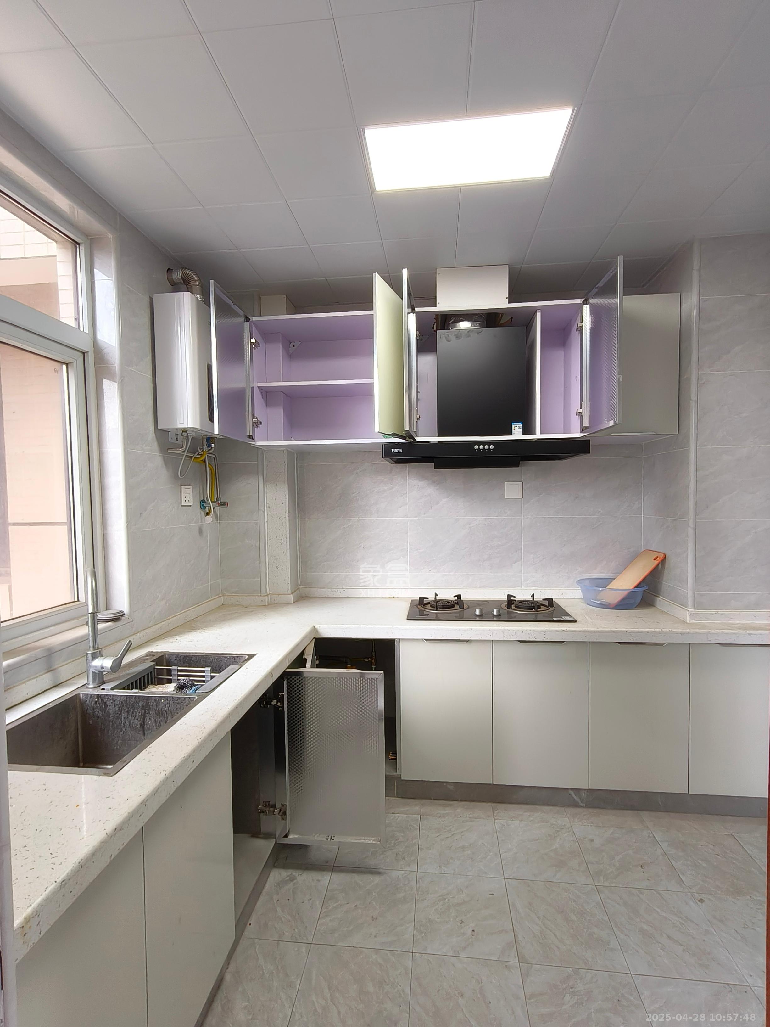 和悦城(蟠龙景苑) 3室2厅1卫 2000.0元/月 和悦城(蟠龙景苑) 3室2厅1卫 2000.0元/月室内图