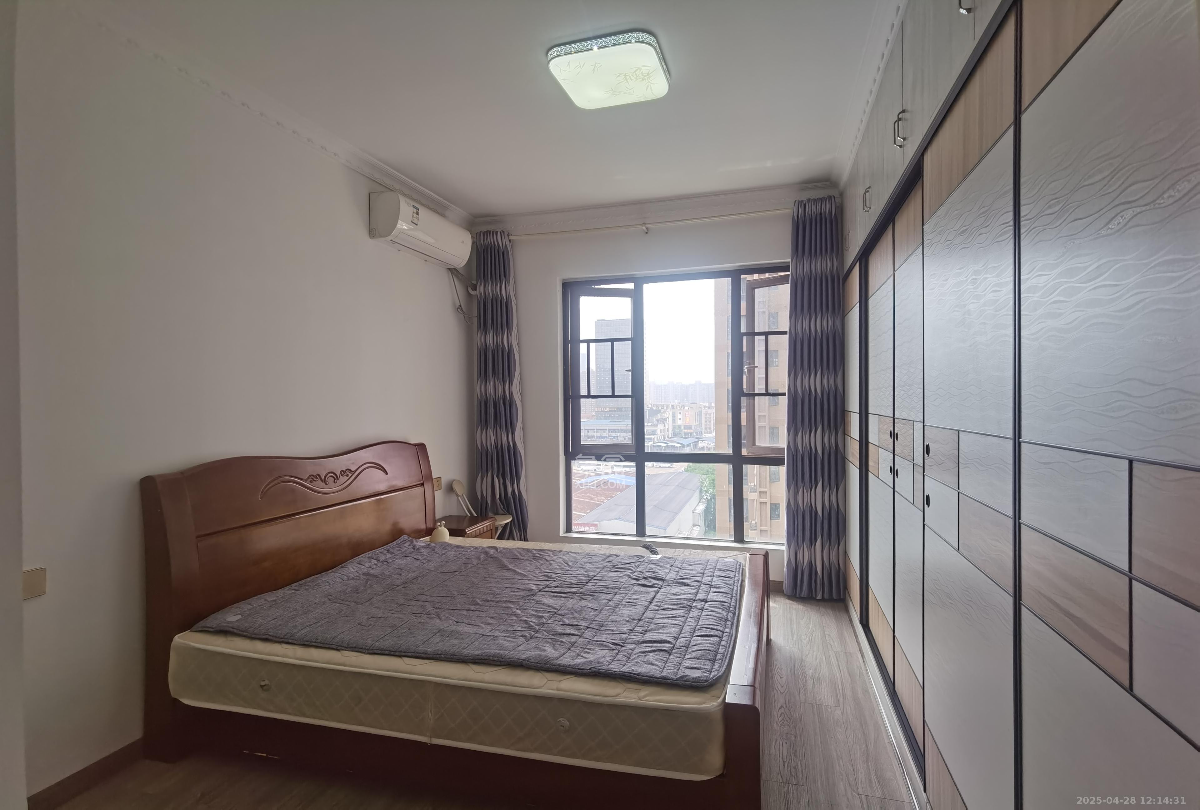 东宜兰园 3室2厅2卫 2500.0元/月 东宜兰园 3室2厅2卫 2500.0元/月室内图