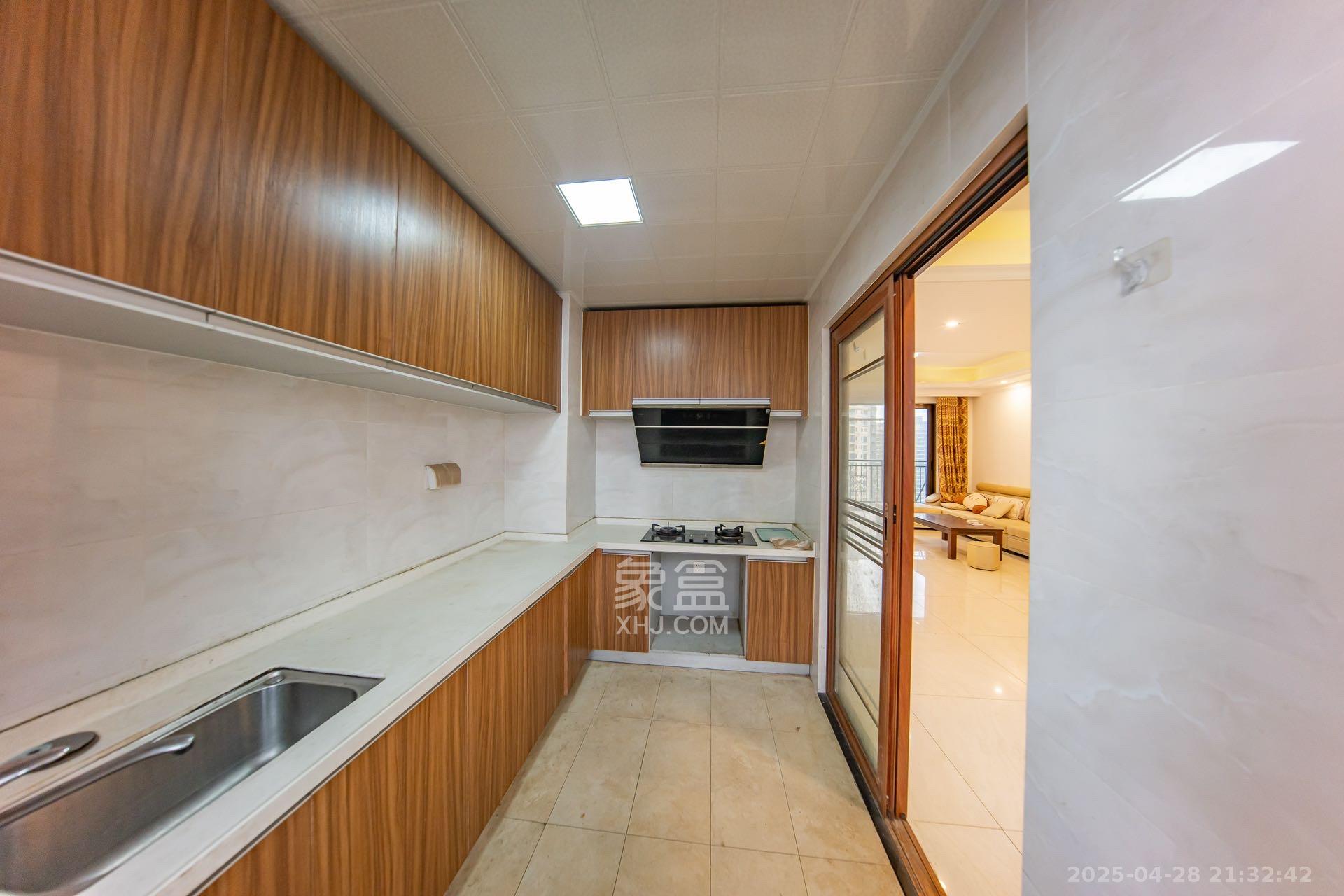 江山帝景哈佛  5室2厅2卫    2600.0元/月 江山帝景哈佛  5室2厅2卫    2600.0元/月室内图