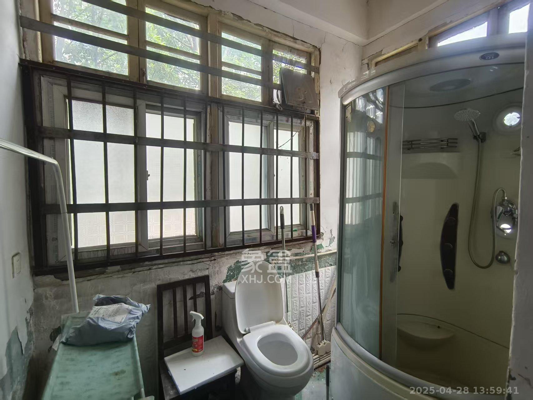 新开铺乒乓球厂宿舍 1室1厅1卫 800.0元/月 新开铺乒乓球厂宿舍 1室1厅1卫 800.0元/月室内图