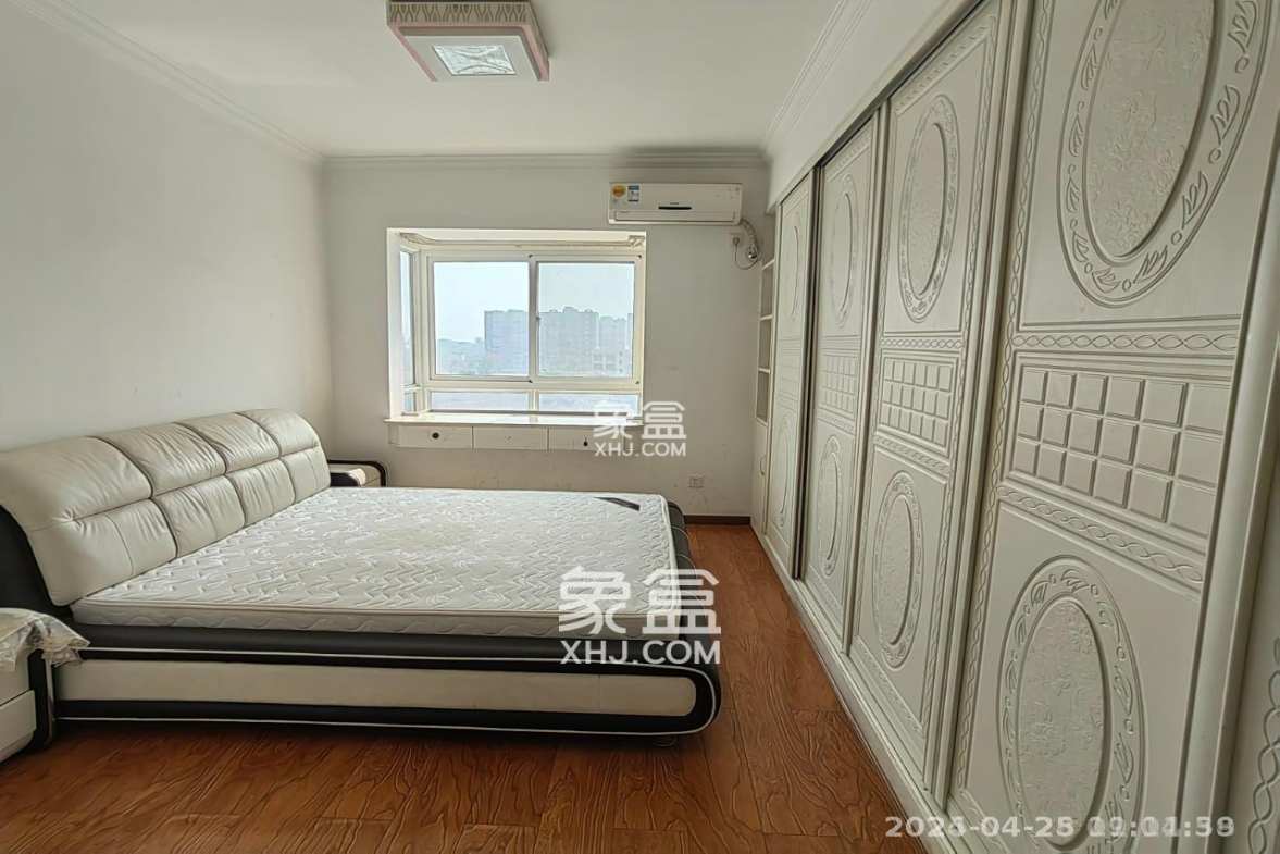 南郡雅园 3室2厅2卫 1600.0元/月 南郡雅园 3室2厅2卫 1600.0元/月室内图