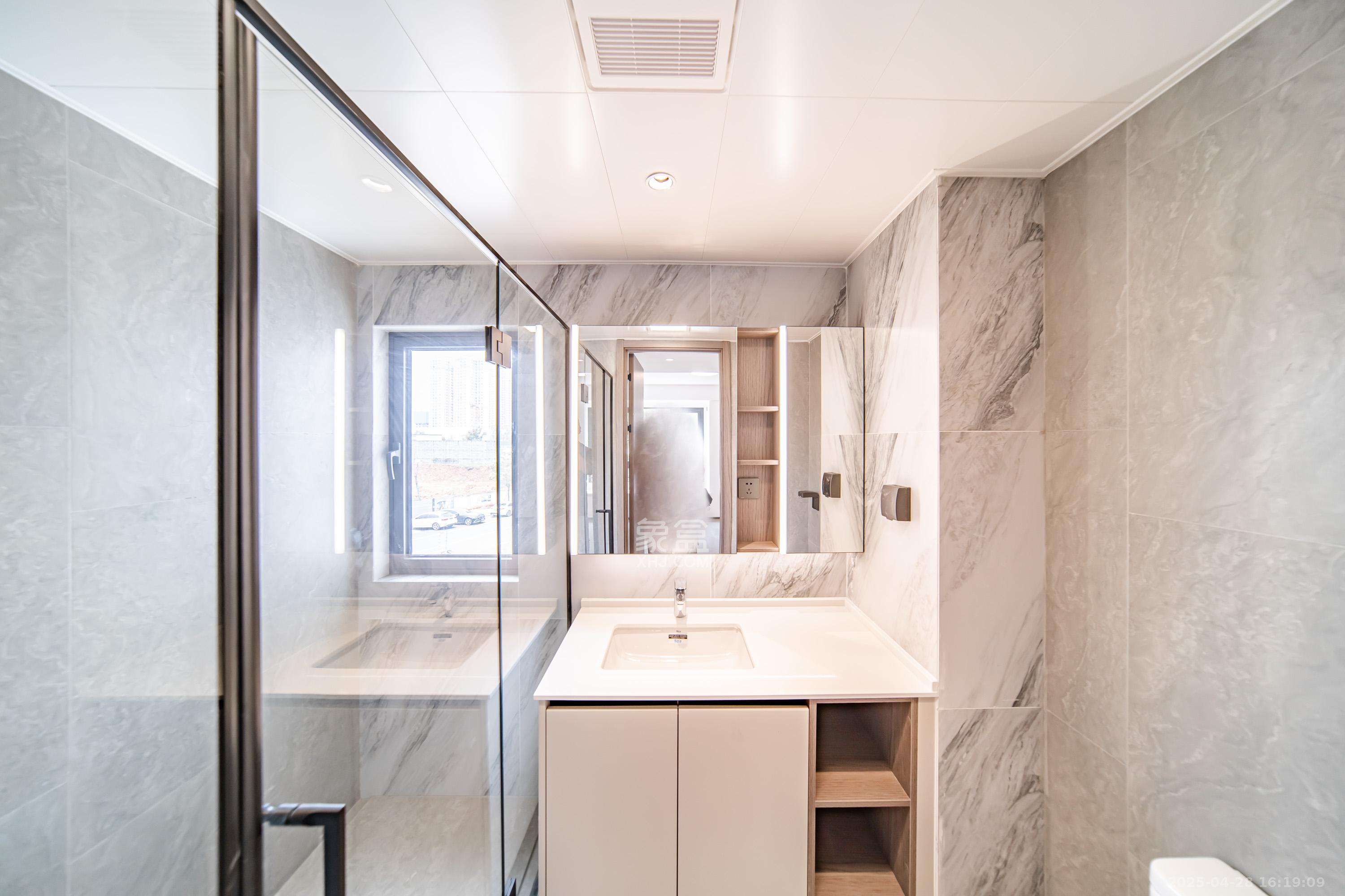 华润置地润樾府  4室2厅2卫    180.0万 华润置地润樾府  4室2厅2卫    180.0万卫生间