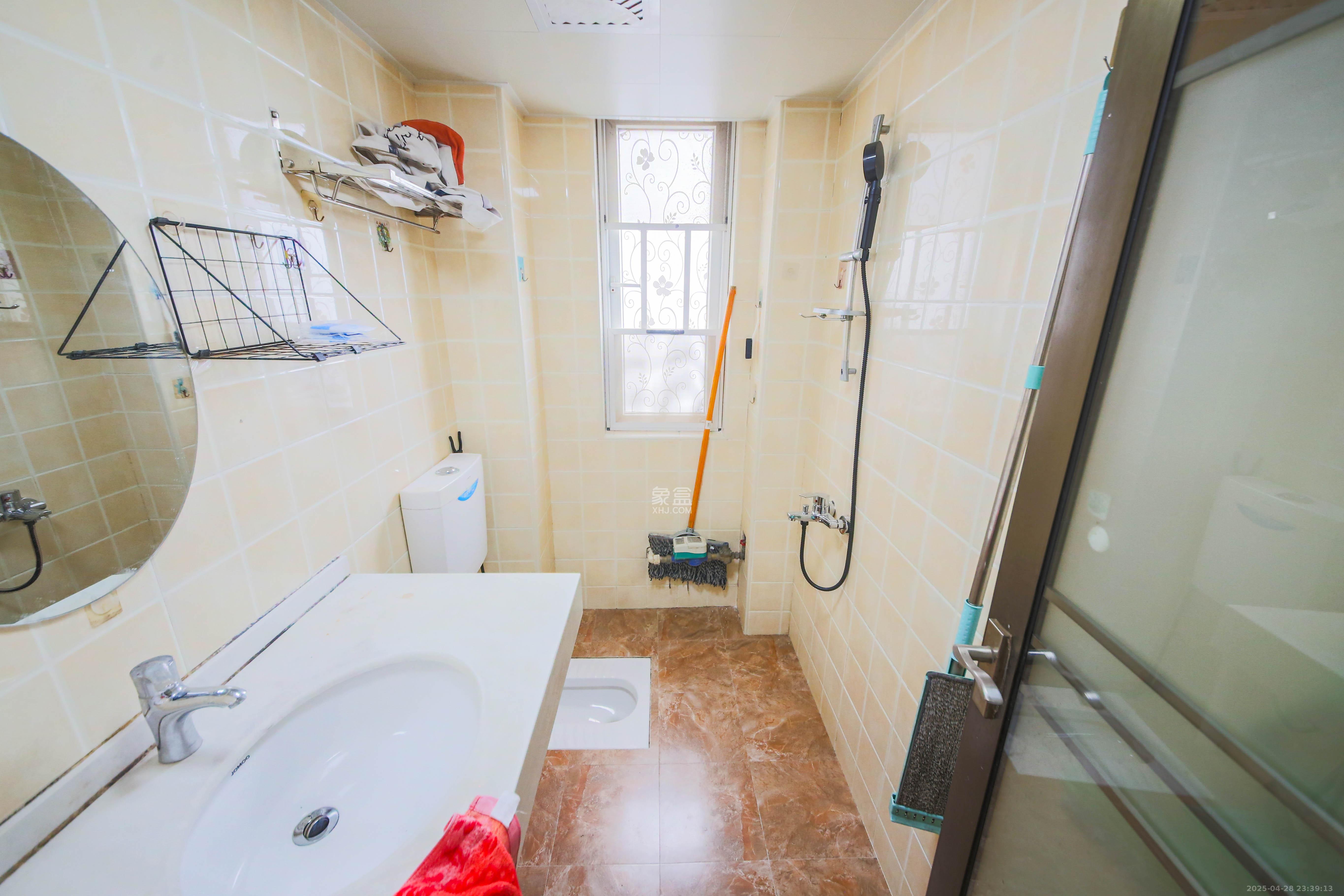 长城雅苑 2室1厅1卫 72.0万 长城雅苑 2室1厅1卫 72.0万卫生间