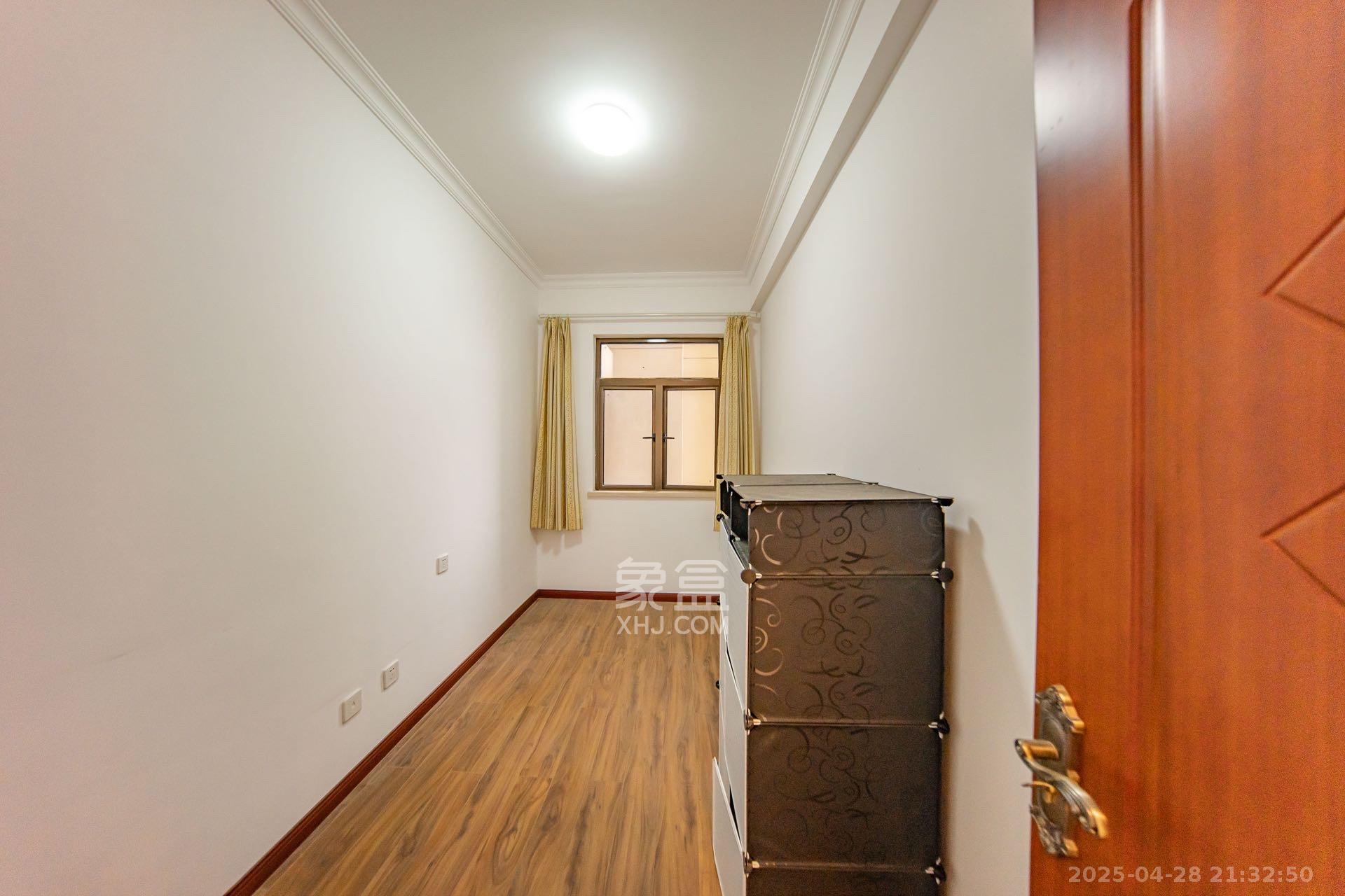 江山帝景哈佛  5室2厅2卫    2600.0元/月 江山帝景哈佛  5室2厅2卫    2600.0元/月室内图