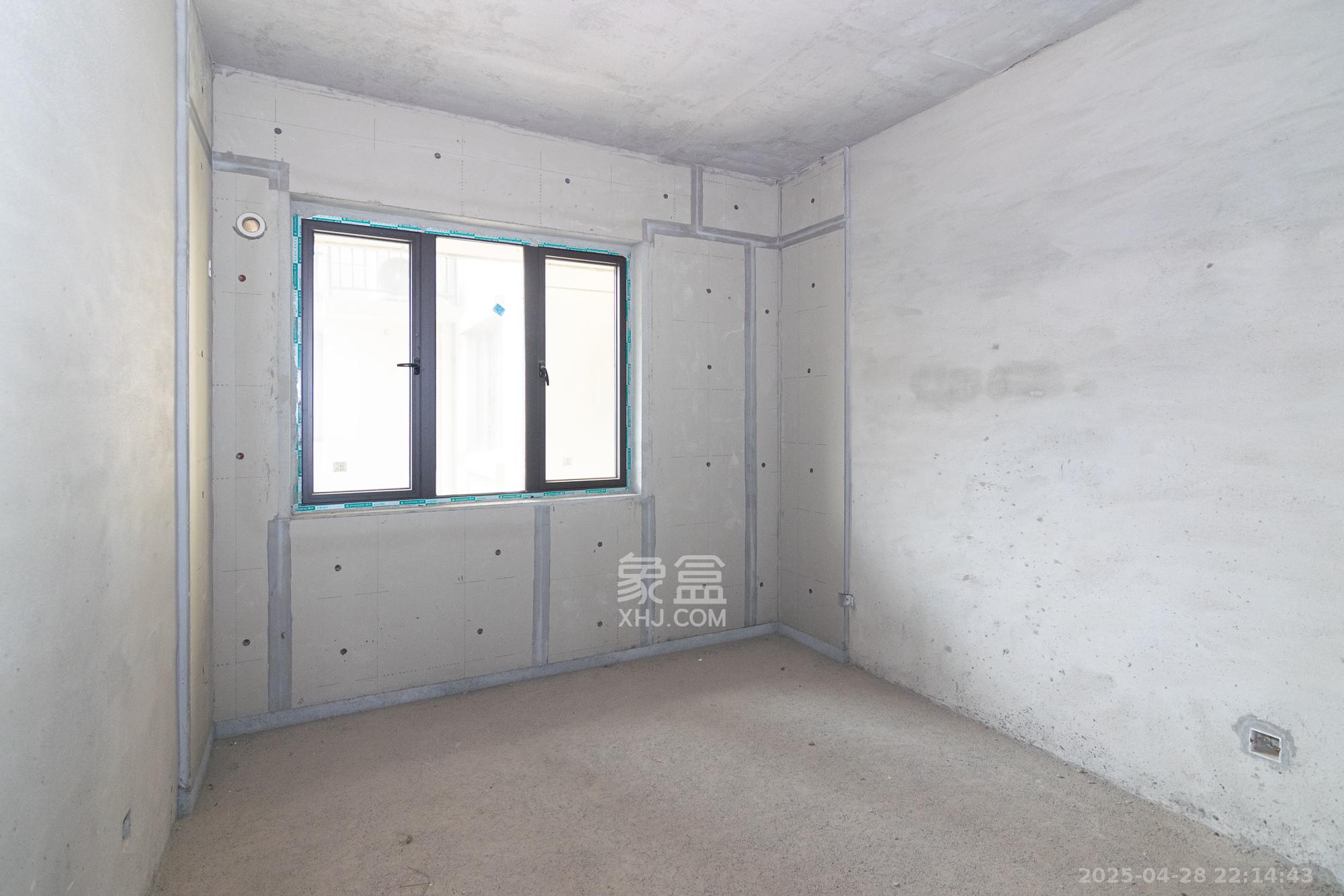 润和谷山郡(悦禧山庄水榭花都) 4室2厅2卫 119.8万 润和谷山郡(悦禧山庄水榭花都) 4室2厅2卫 119.8万卧室