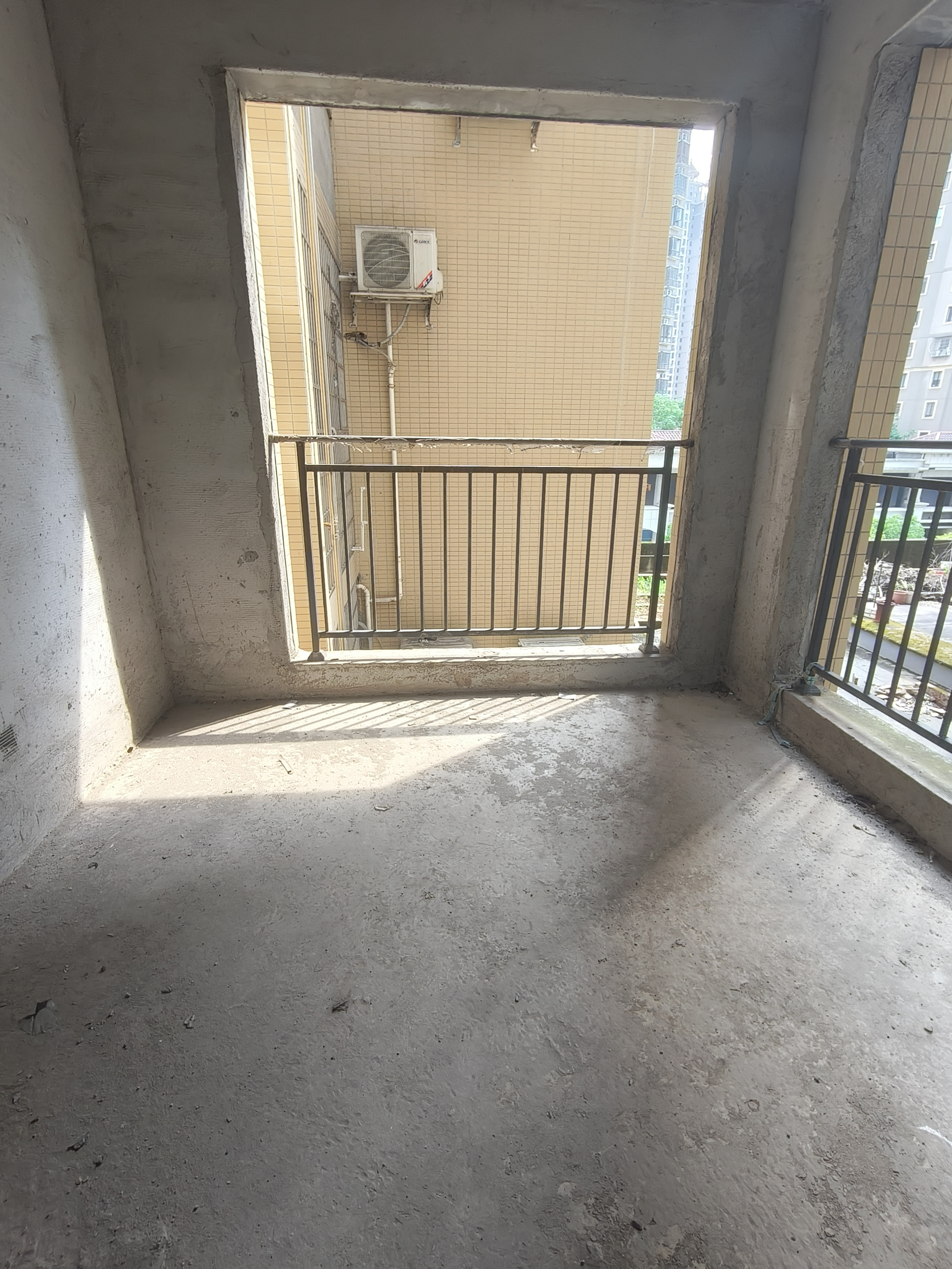 环保欣苑 3室2厅2卫 67.2万 环保欣苑 3室2厅2卫 67.2万客厅