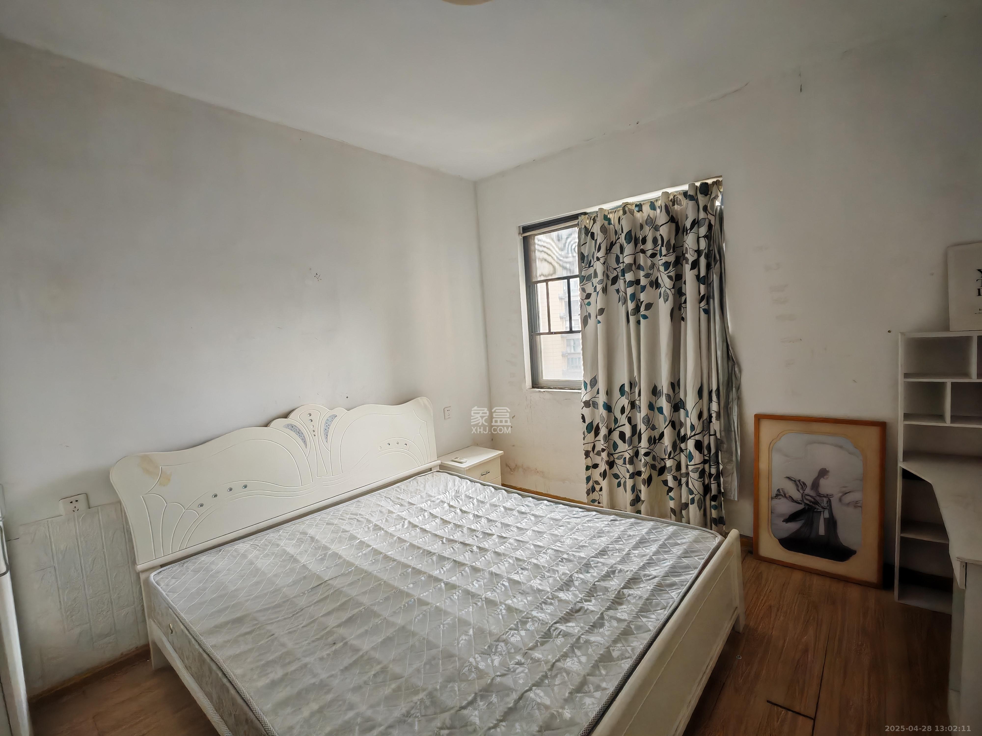 荣盛花语书苑 3室2厅2卫 3000.0元/月 荣盛花语书苑 3室2厅2卫 3000.0元/月室内图