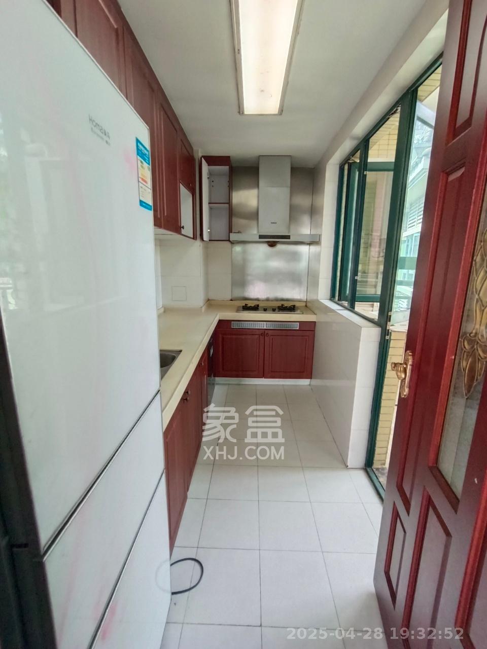 恒大城  4室2厅2卫    2600.0元/月 恒大城  4室2厅2卫    2600.0元/月室内图