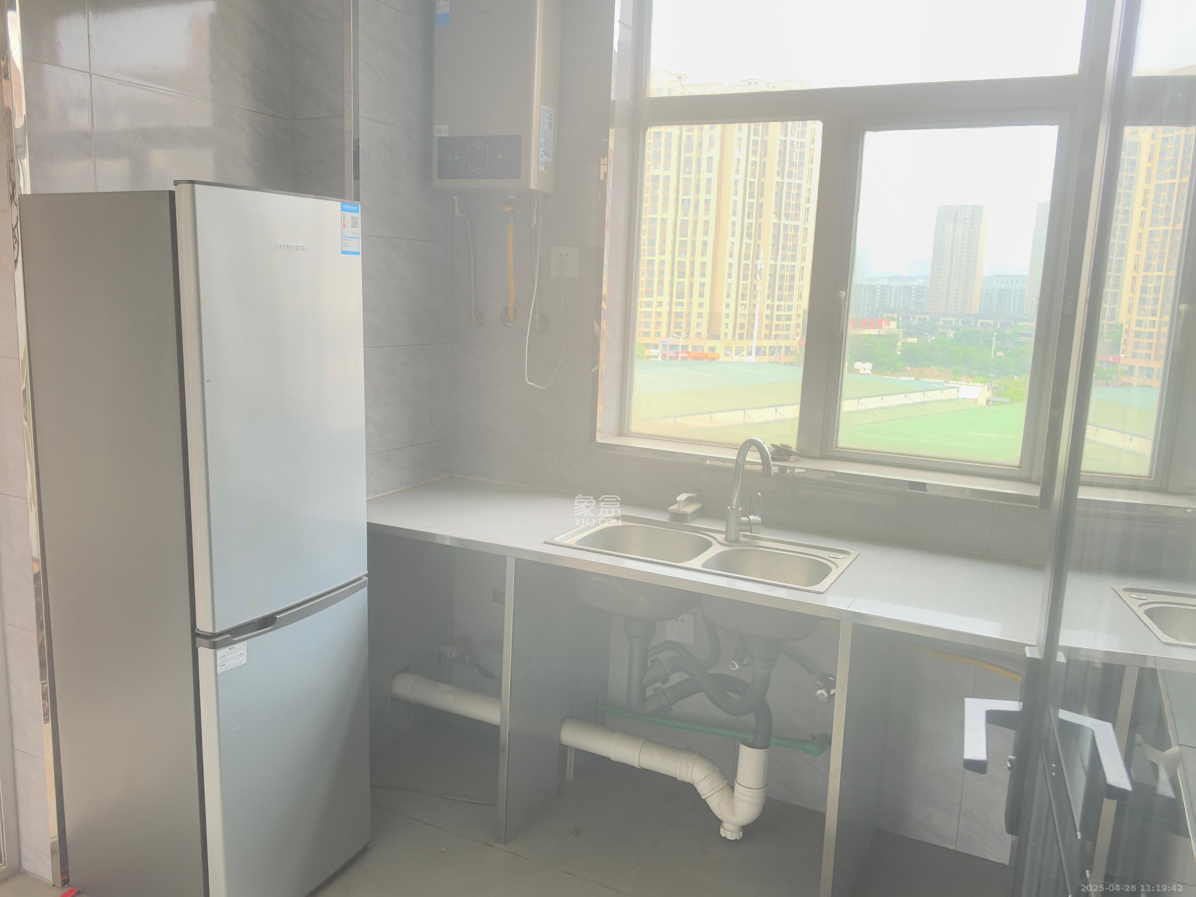 恒生碧水龙庭 3室2厅2卫 2300.0元/月 恒生碧水龙庭 3室2厅2卫 2300.0元/月室内图