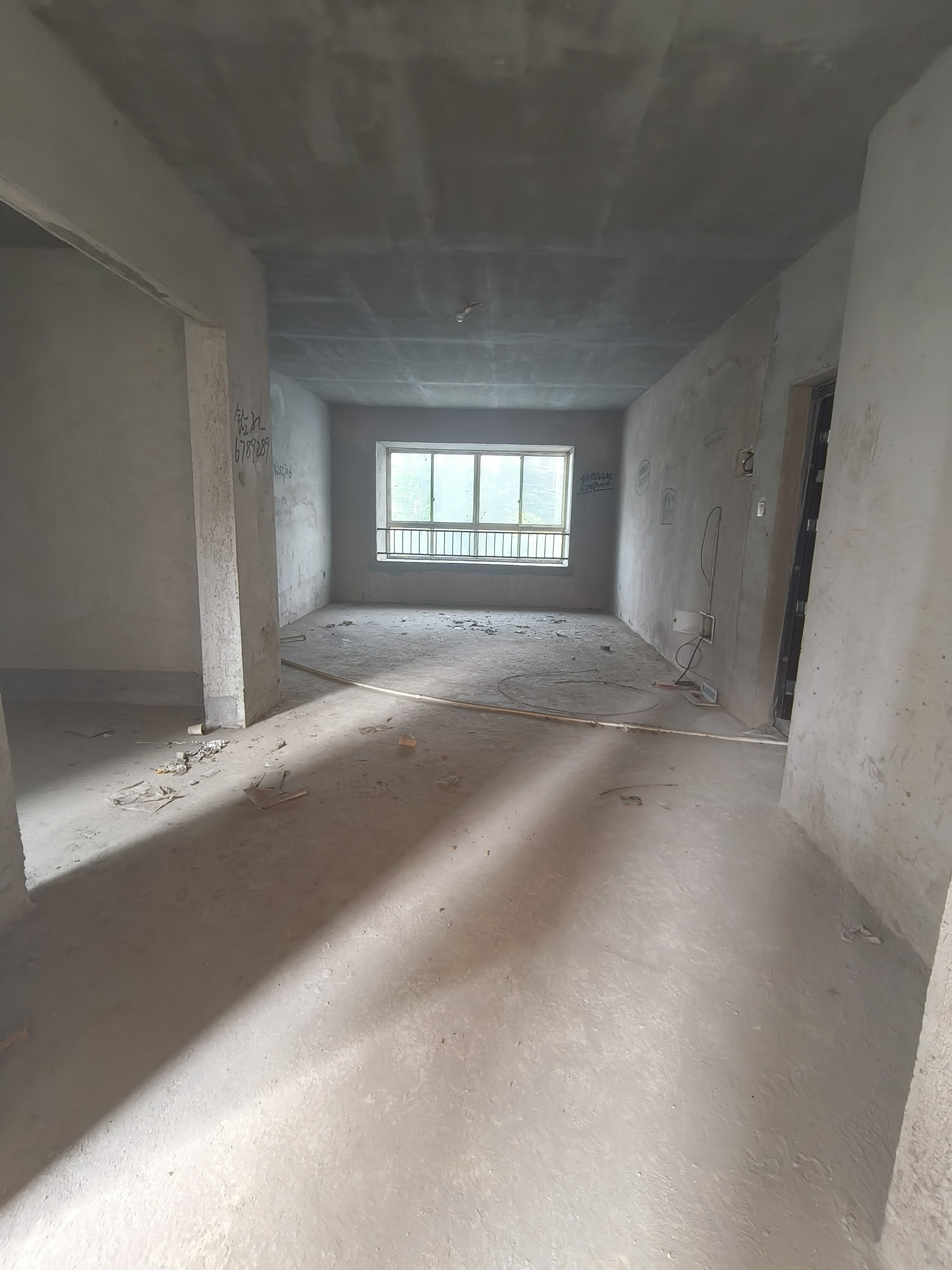 环保欣苑 3室2厅2卫 67.2万 环保欣苑 3室2厅2卫 67.2万客厅