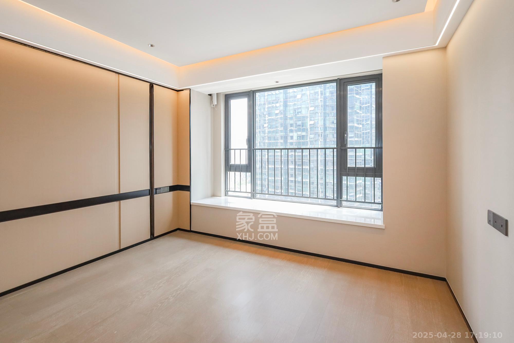 旭辉铂悦湘江 4室2厅3卫 478.0万 旭辉铂悦湘江 4室2厅3卫 478.0万卧室