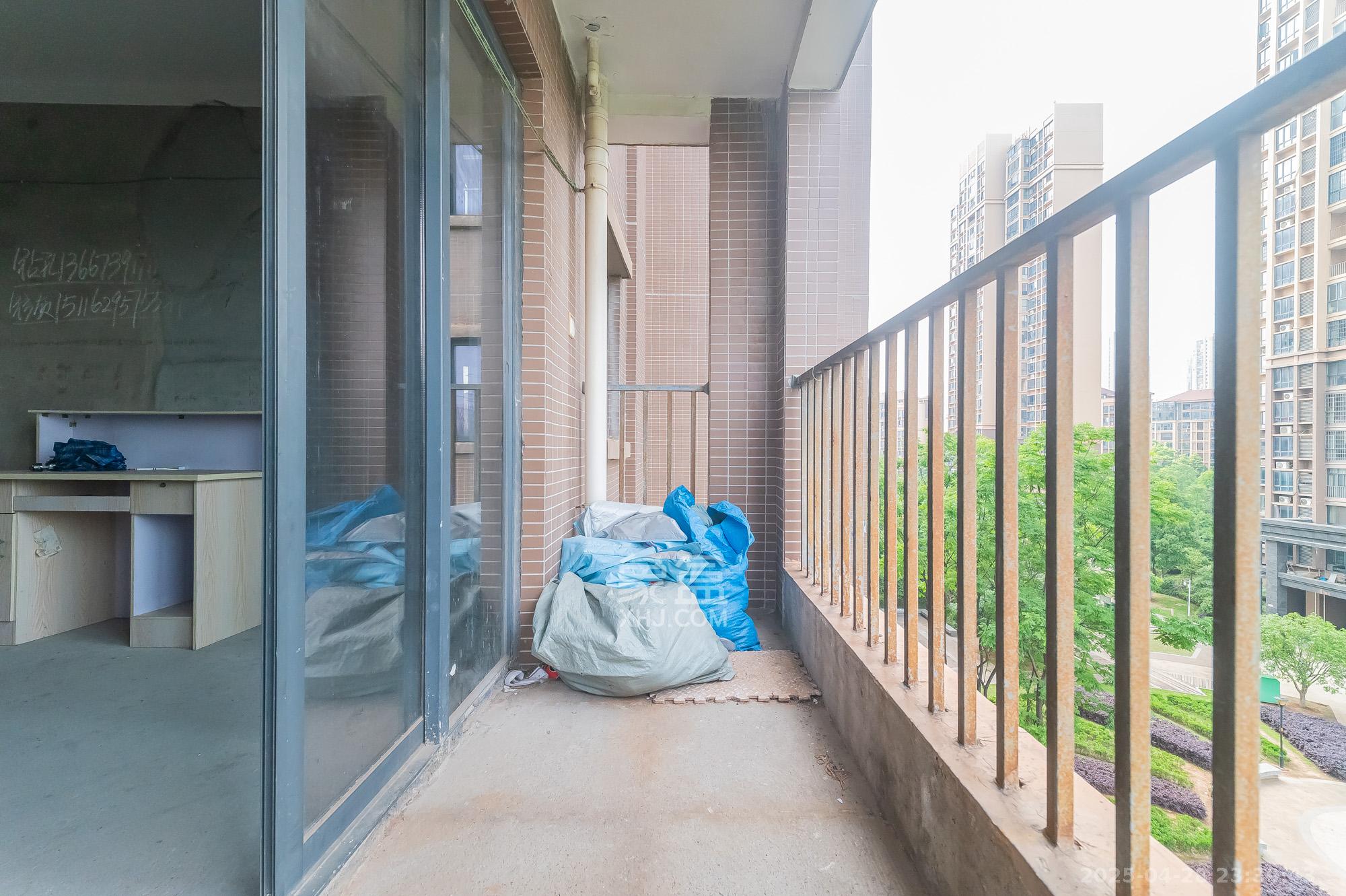 深业睿城  3室2厅1卫    90.0万 深业睿城  3室2厅1卫    90.0万其他