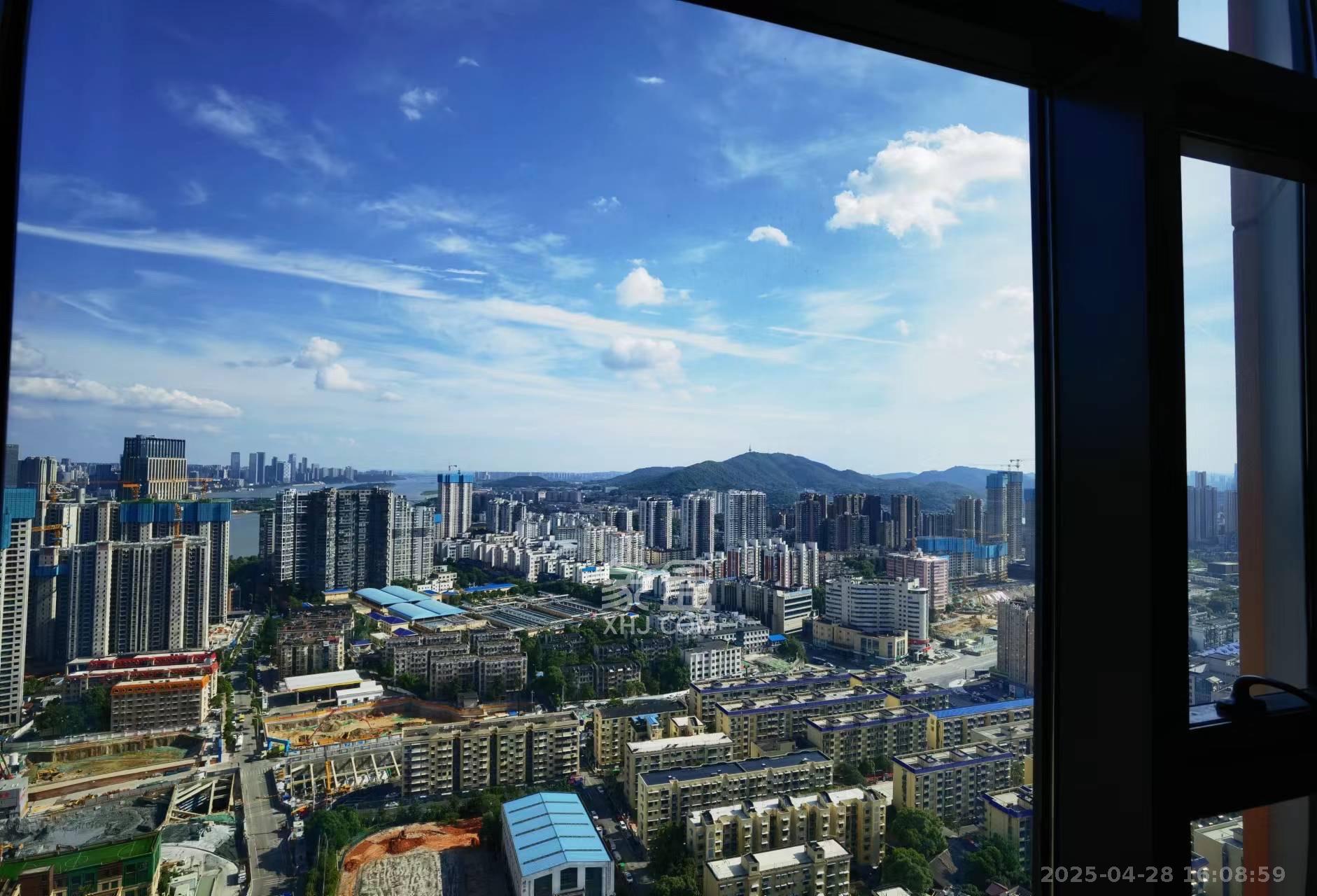 中一鲲出(鲲鹏府) 4室2厅0卫 14000.0元/月 中一鲲出(鲲鹏府) 4室2厅0卫 14000.0元/月室内图