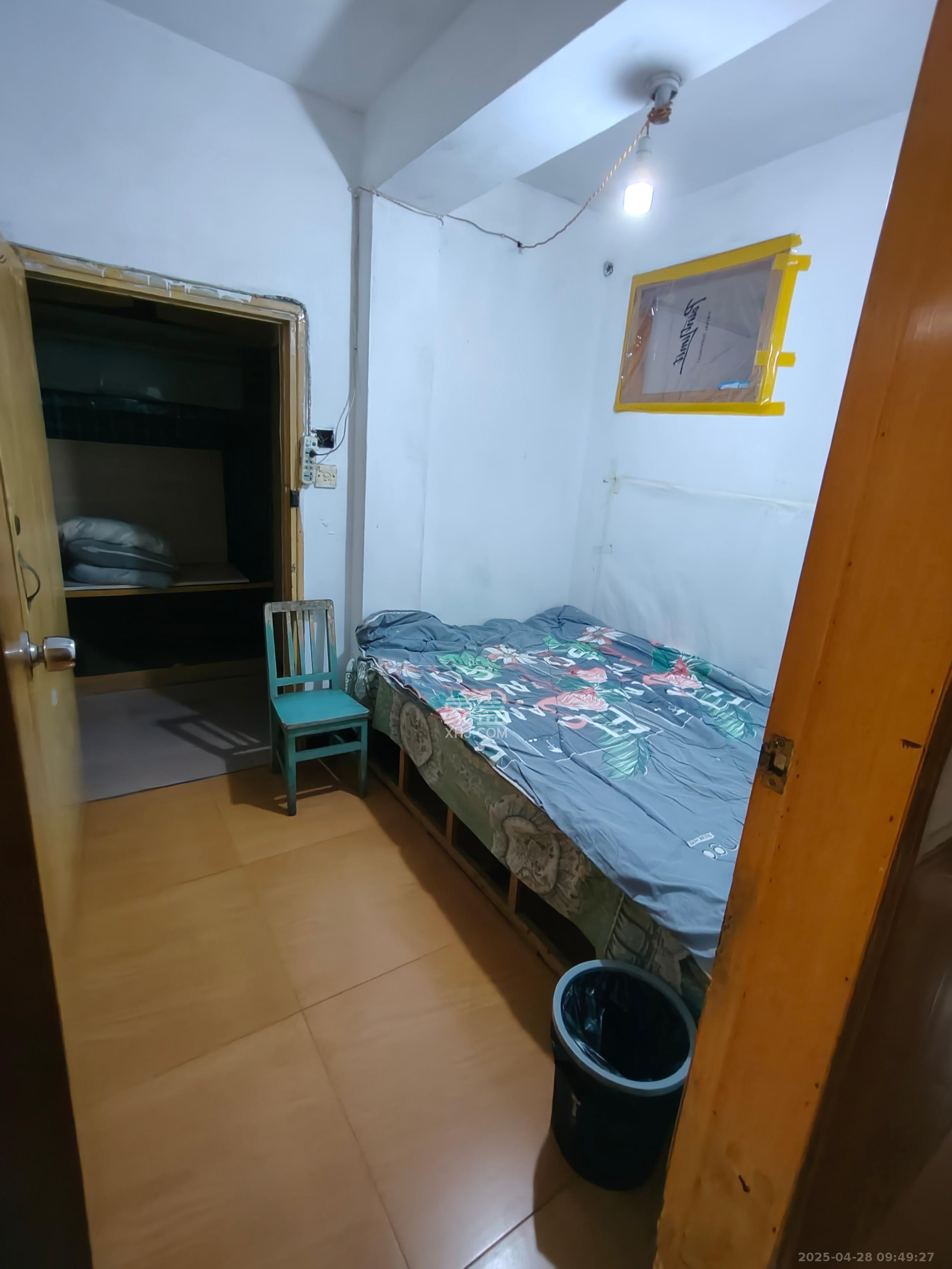 咸嘉花园  1室1厅1卫   1300.00元/月室内图