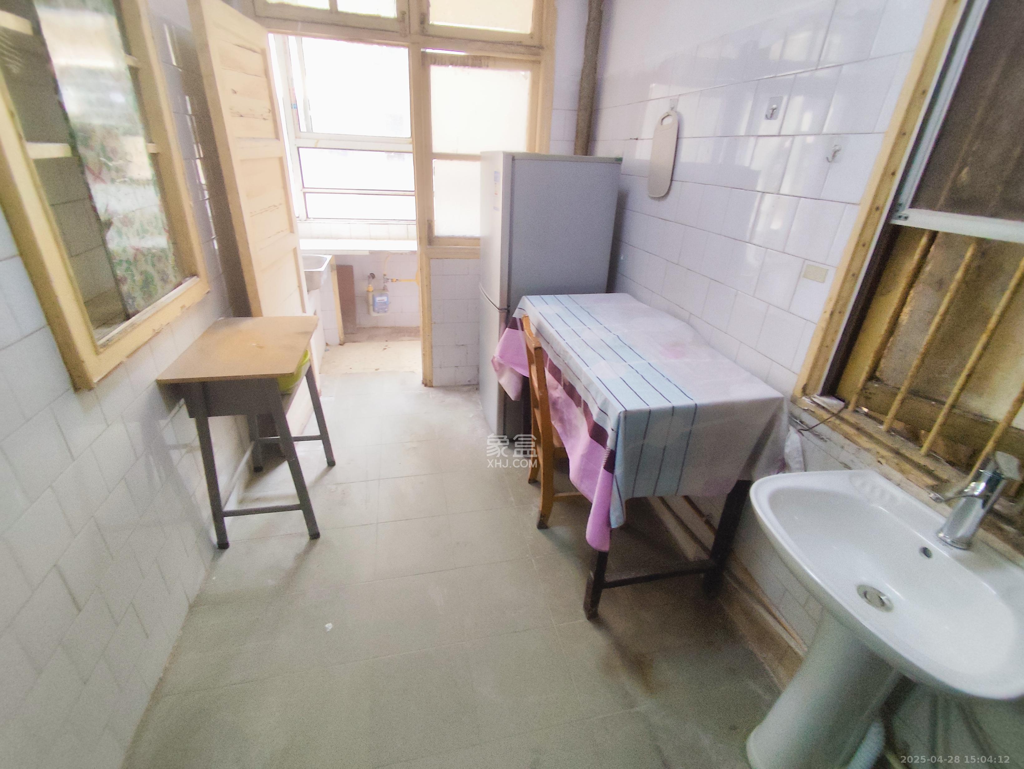 市一医院宿舍  2室1厅1卫   2000.00元/月室内图