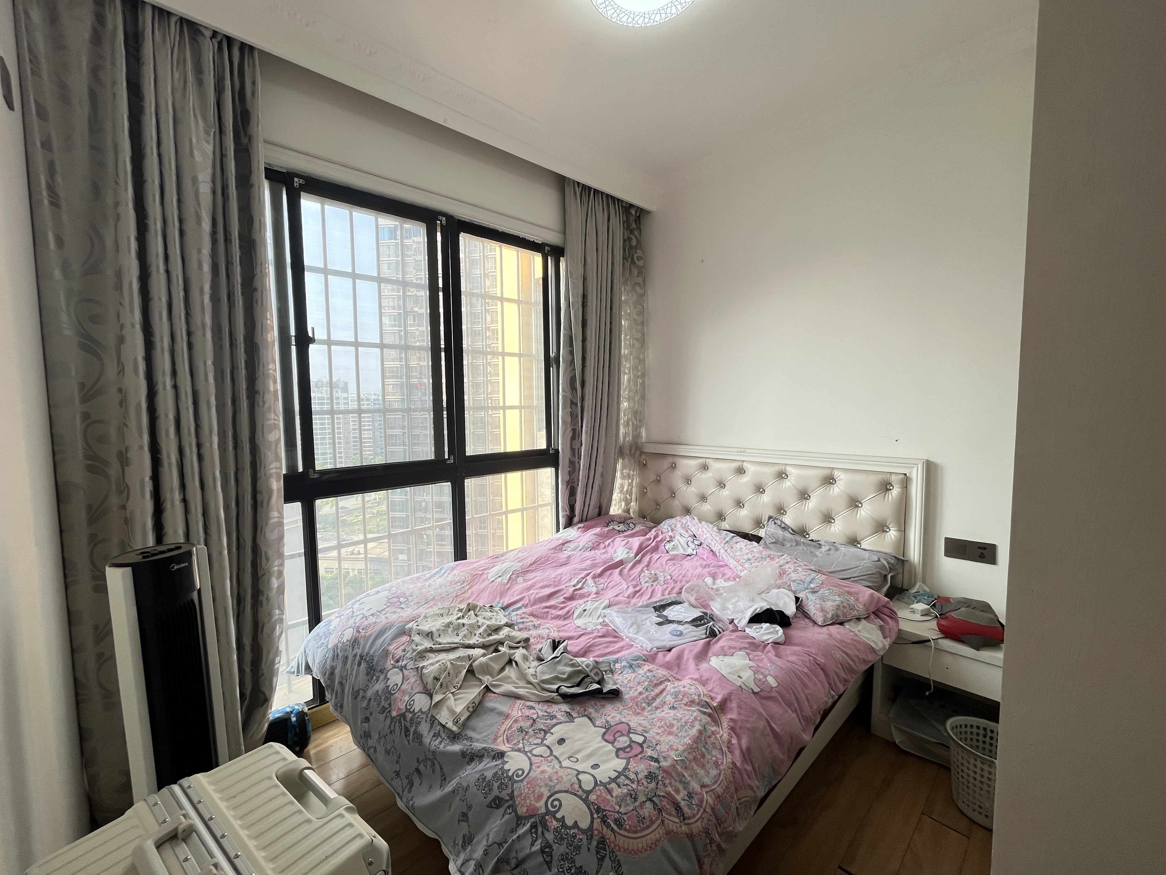 华剑首郡+五江珑悦 1室0厅0卫 69.8万 华剑首郡+五江珑悦 1室0厅0卫 69.8万客厅