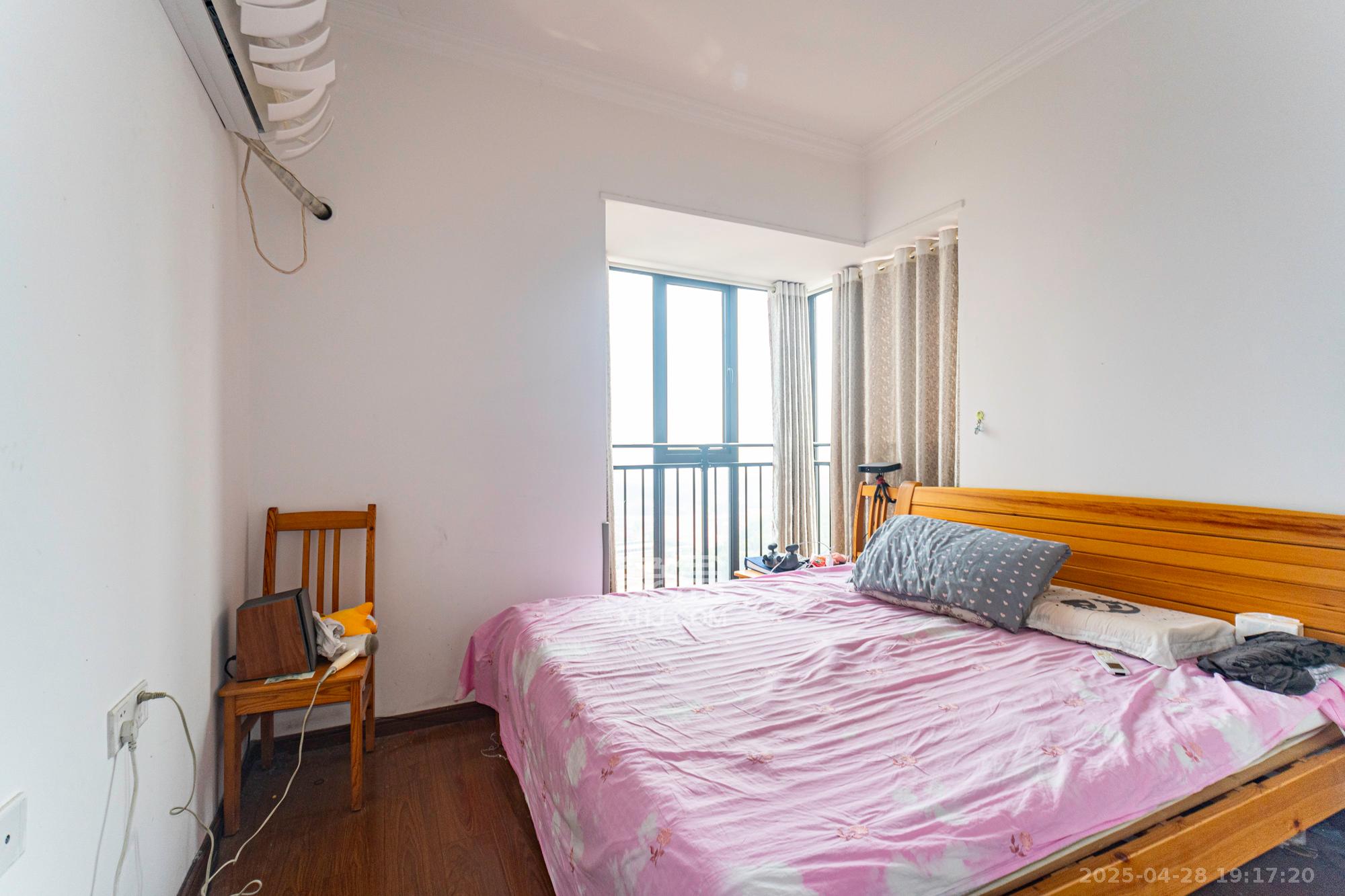 旺德府恺悦国际  3室2厅2卫    70.6万 旺德府恺悦国际  3室2厅2卫    70.6万卧室