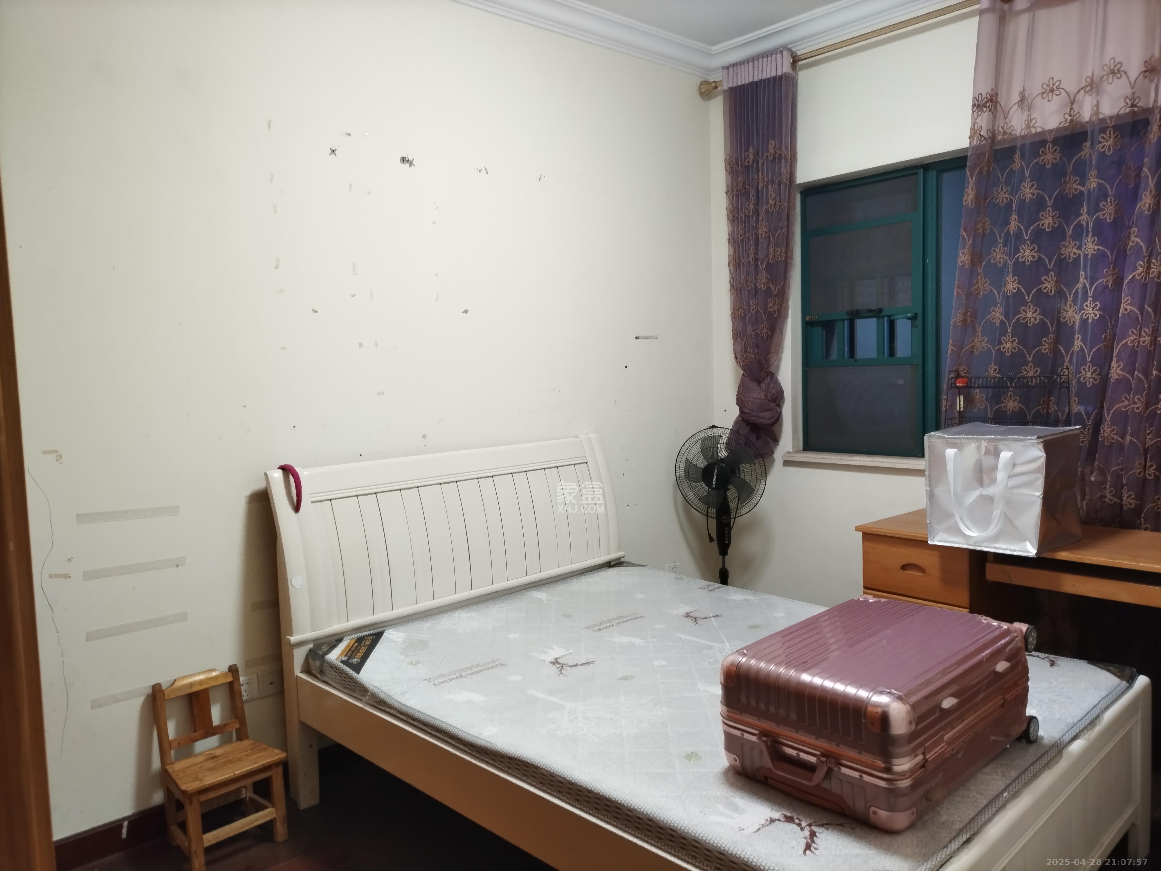 恒大翡翠华庭 3室2厅1卫 2300.0元/月 恒大翡翠华庭 3室2厅1卫 2300.0元/月室内图