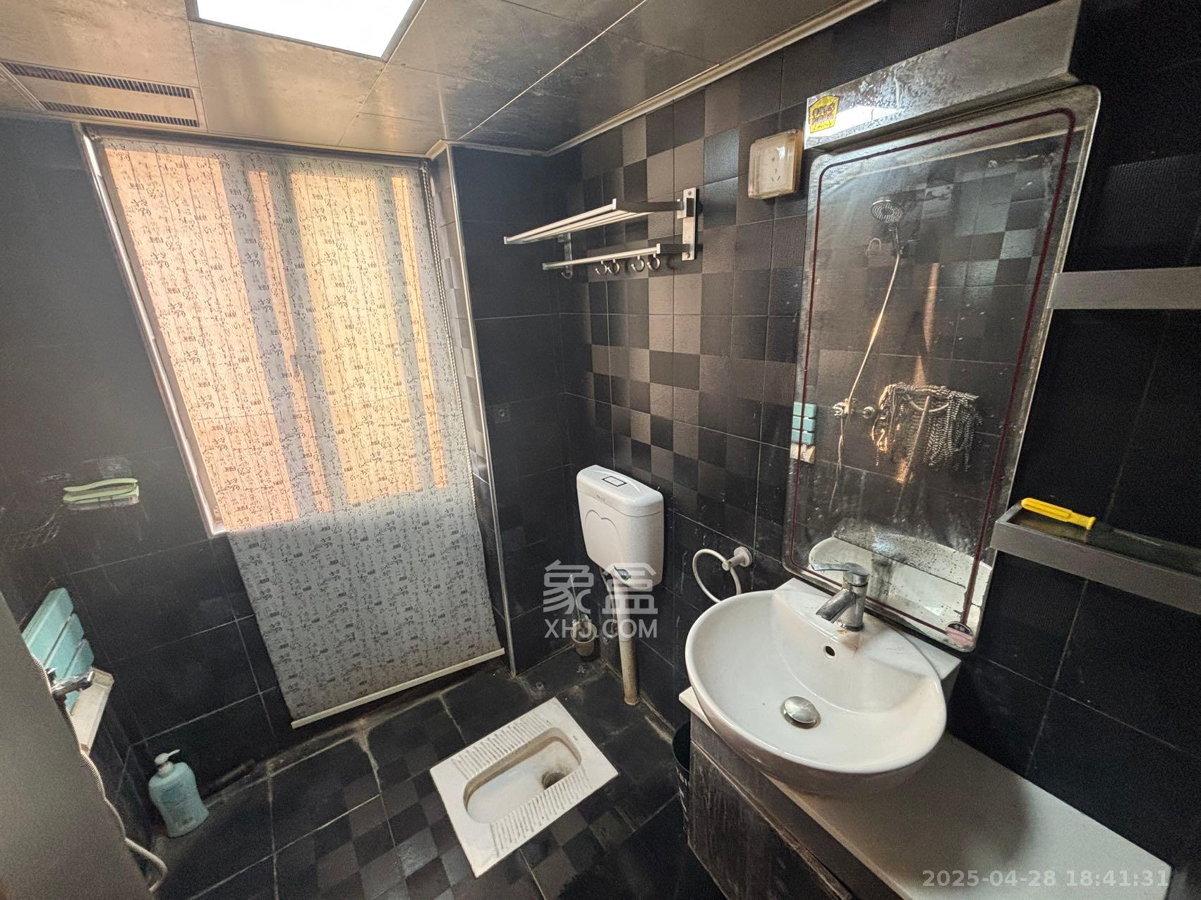 融橙上品  1室2厅1卫   2200.00元/月室内图
