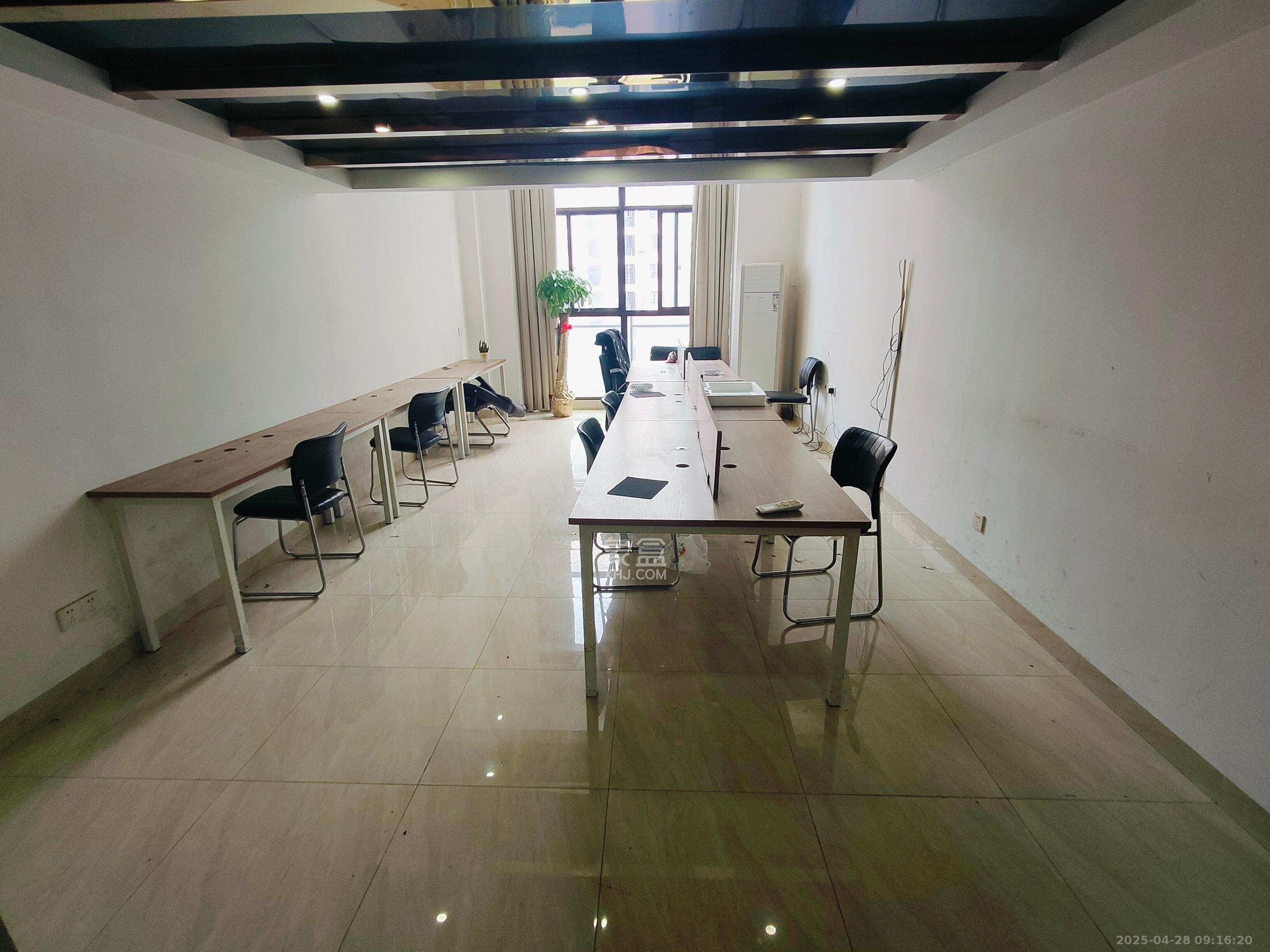 金科时代中心 1室1厅1卫 1700.0元/月 金科时代中心 1室1厅1卫 1700.0元/月室内图