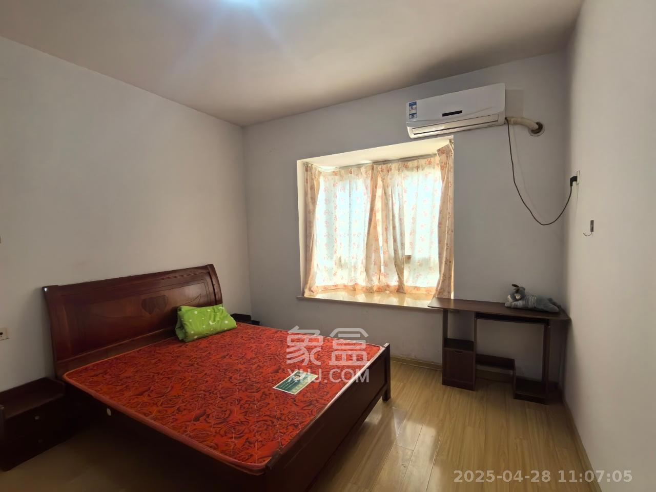 南郡雅园 2室2厅1卫 1300.0元/月 南郡雅园 2室2厅1卫 1300.0元/月室内图