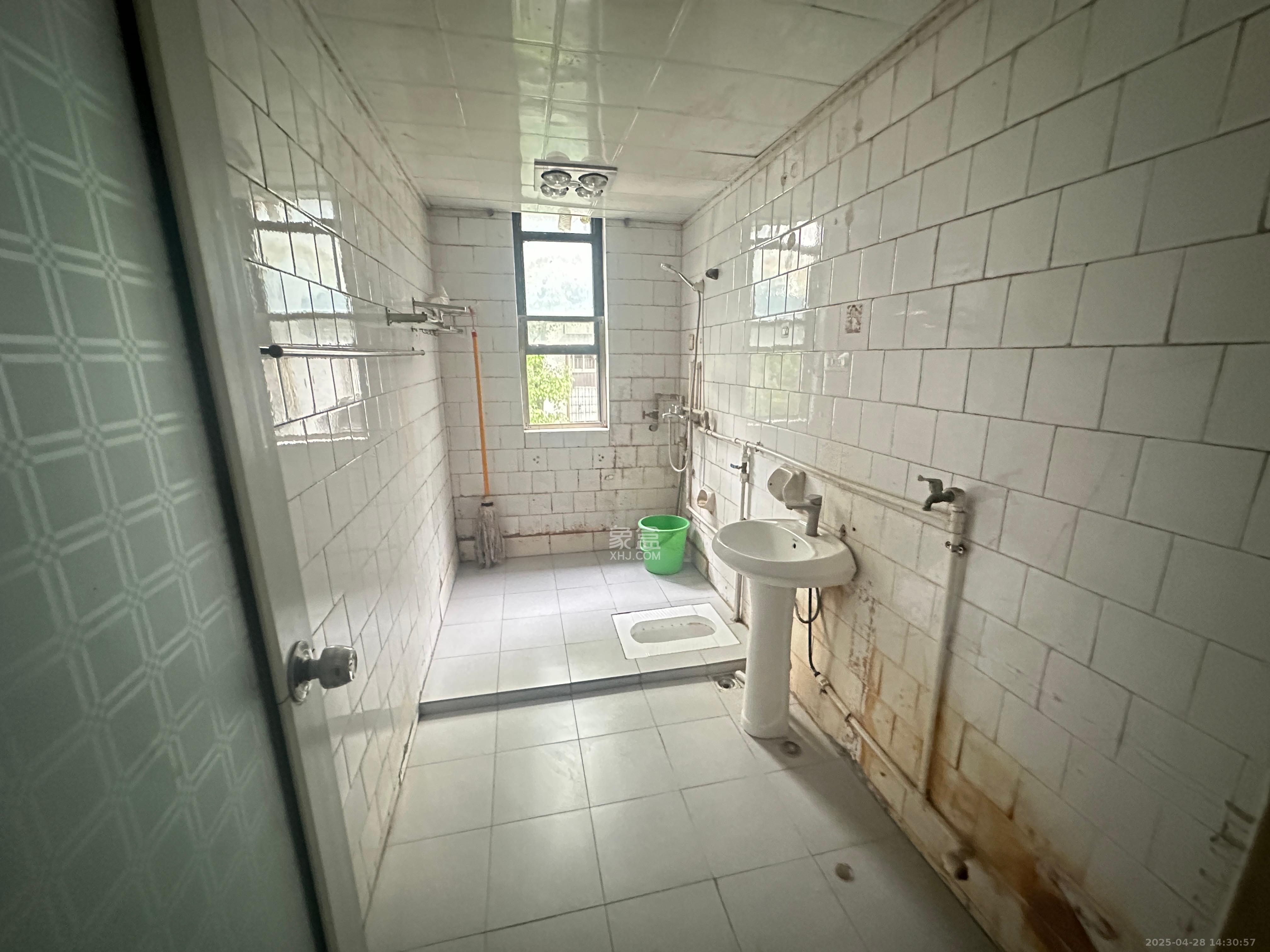 桔园小区1-8片 3室2厅1卫 1500.0元/月 桔园小区1-8片 3室2厅1卫 1500.0元/月室内图