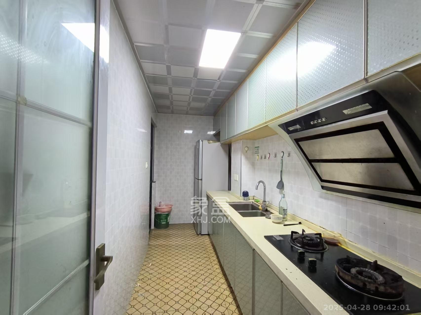 保利麓谷林语C区  3室2厅1卫   2200.00元/月室内图