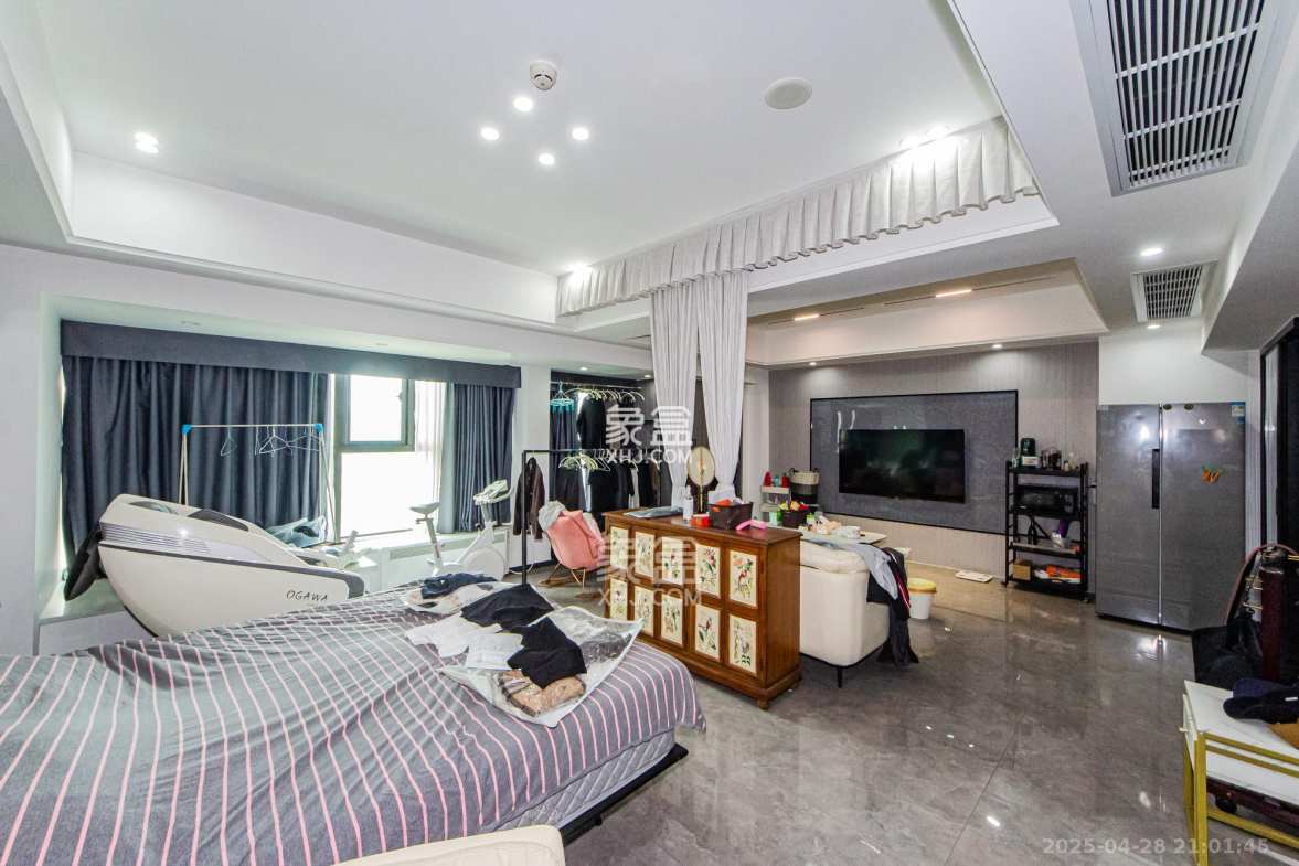 润和国际广场  1室1厅1卫    48.0万 润和国际广场  1室1厅1卫    48.0万客厅