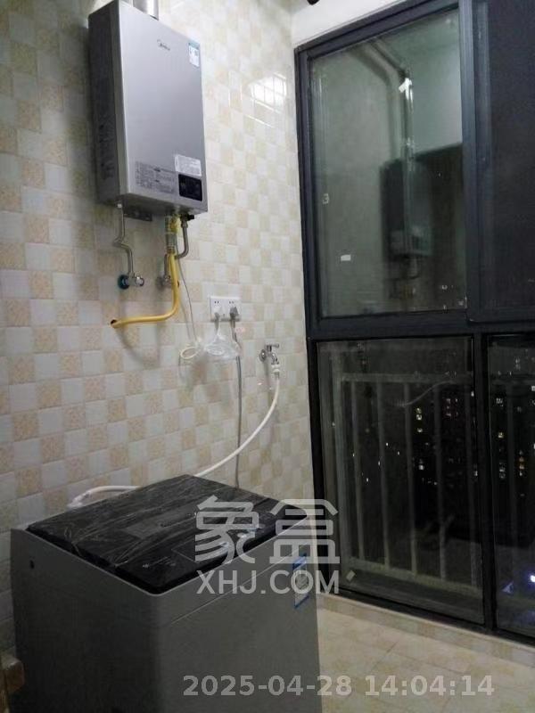 东岸城邦  1室1厅1卫   1500.00元/月室内图