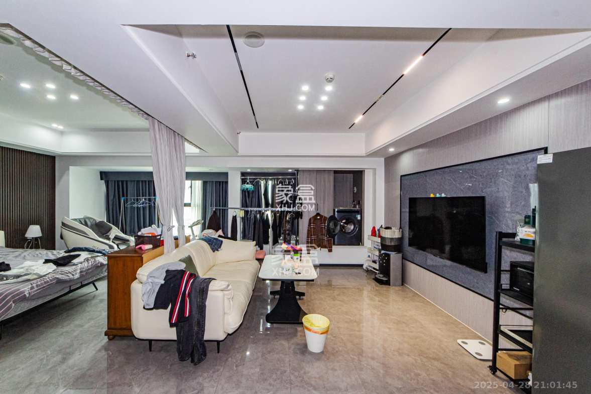 润和国际广场  1室1厅1卫    48.0万 润和国际广场  1室1厅1卫    48.0万客厅