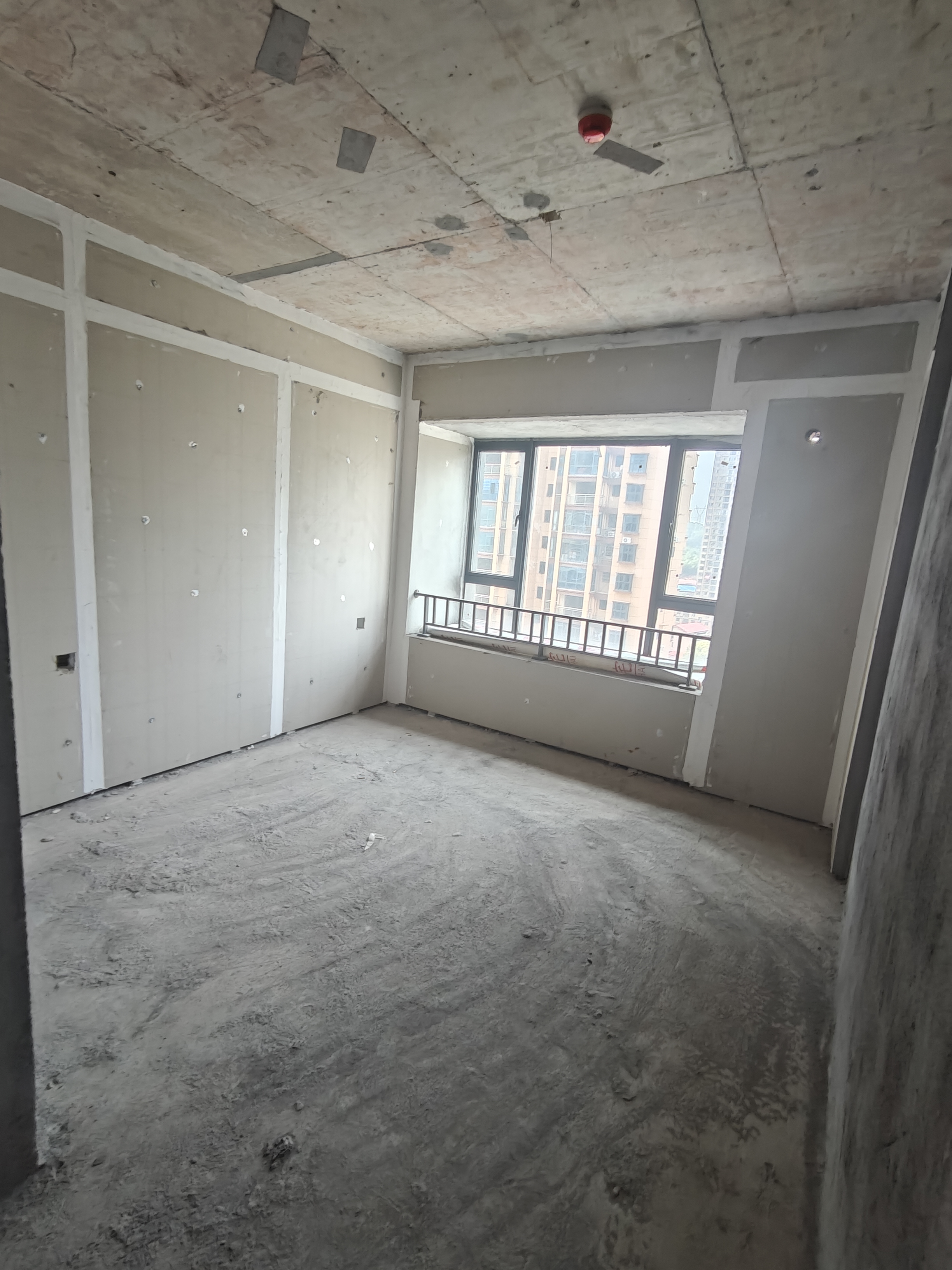 宁邦中心（二期公园里）  3室2厅2卫   78.80万客厅