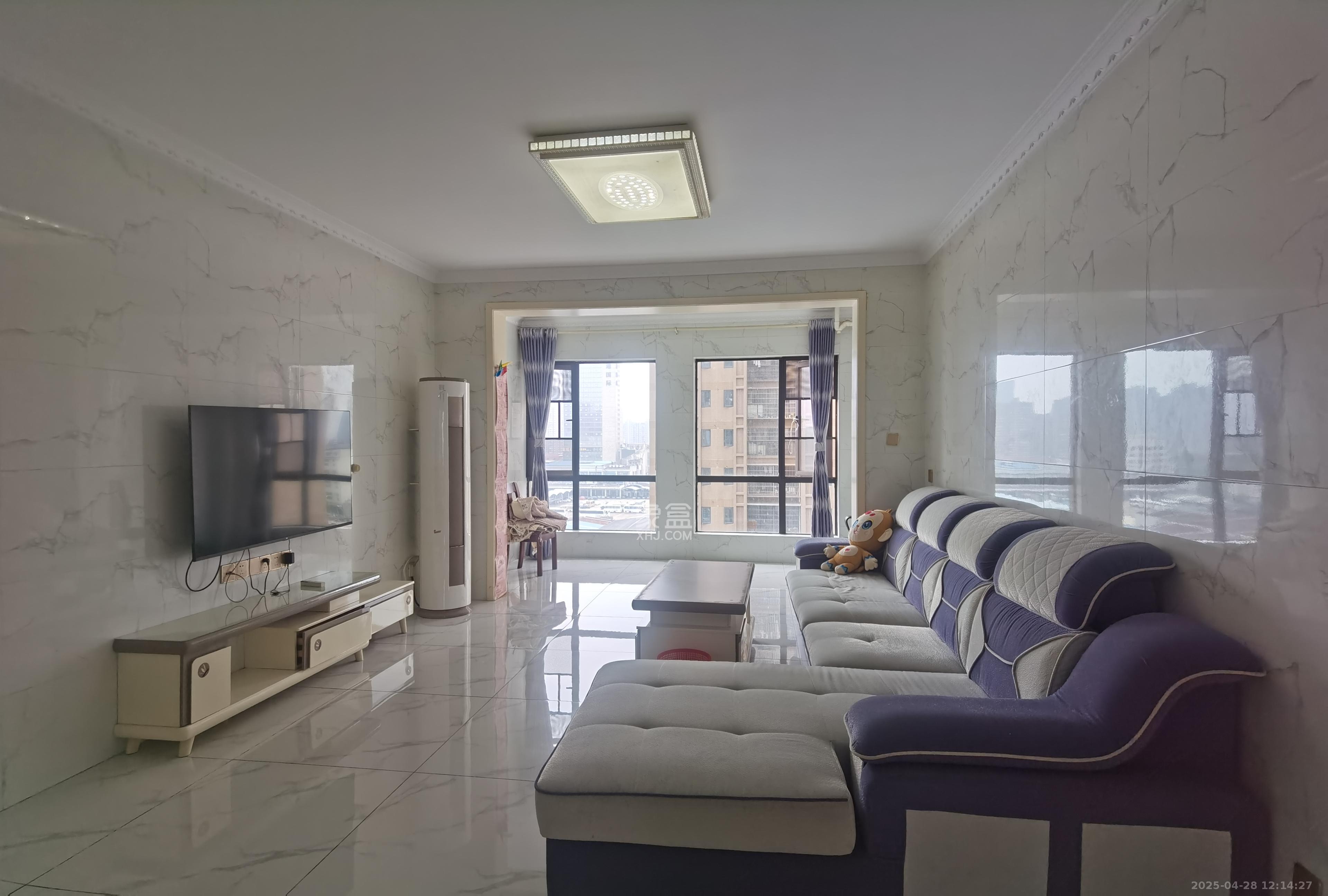 东宜兰园 3室2厅2卫 2500.0元/月 东宜兰园 3室2厅2卫 2500.0元/月室内图