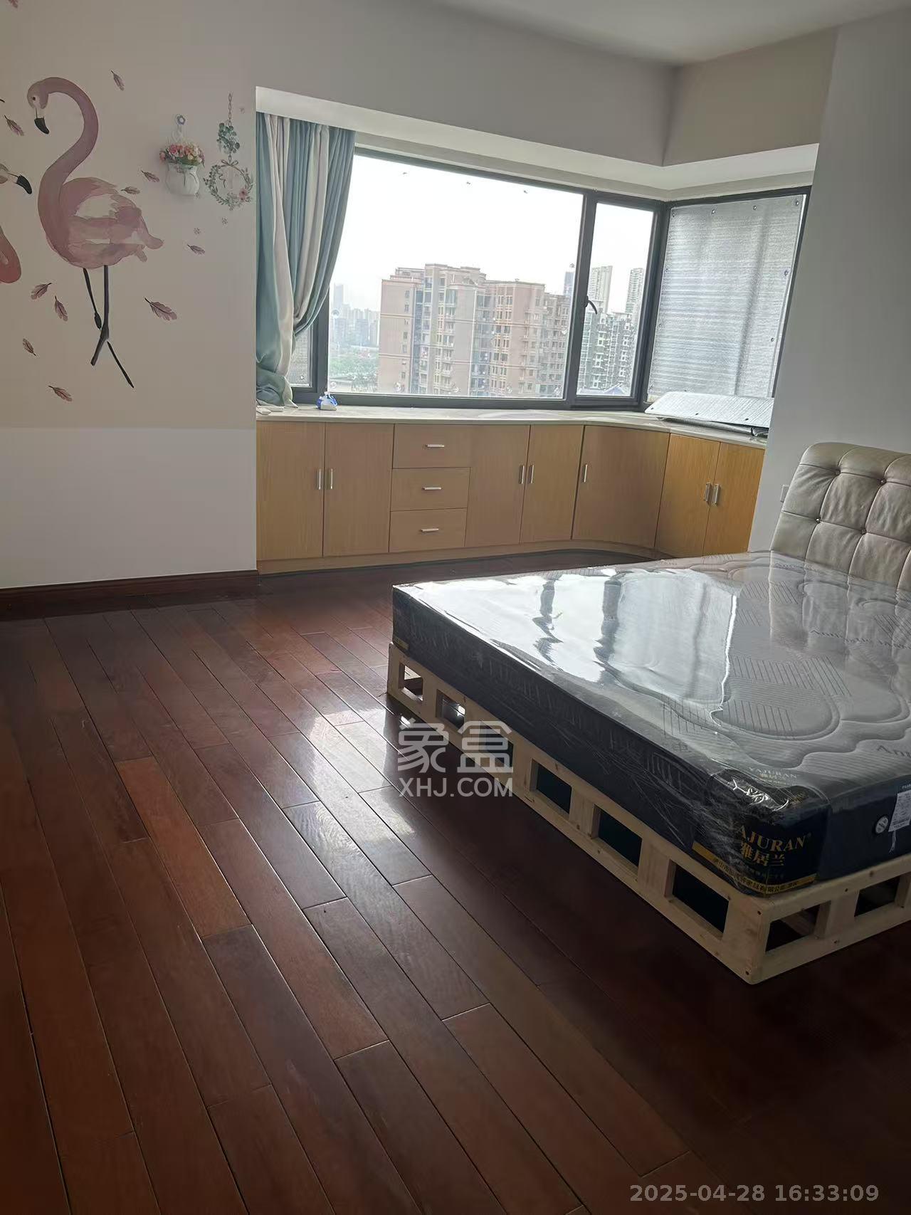 景秀江山  4室2厅2卫   4200.00元/月室内图