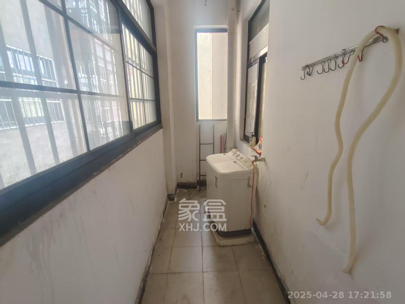 盘龙名府 3室2厅1卫 1500.0元/月 盘龙名府 3室2厅1卫 1500.0元/月室内图