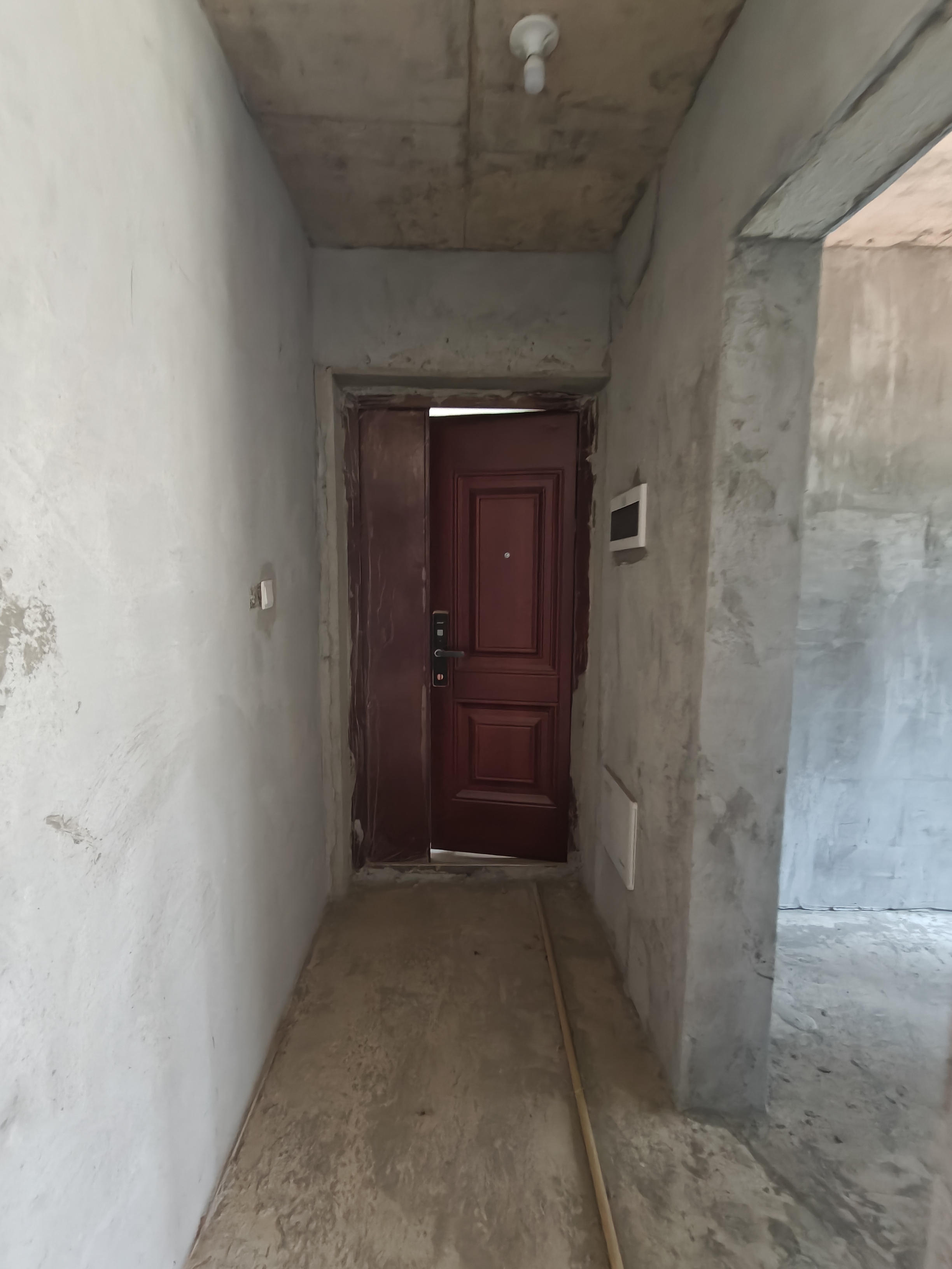 宁邦中心（二期公园里）  4室2厅2卫    84.0万客厅