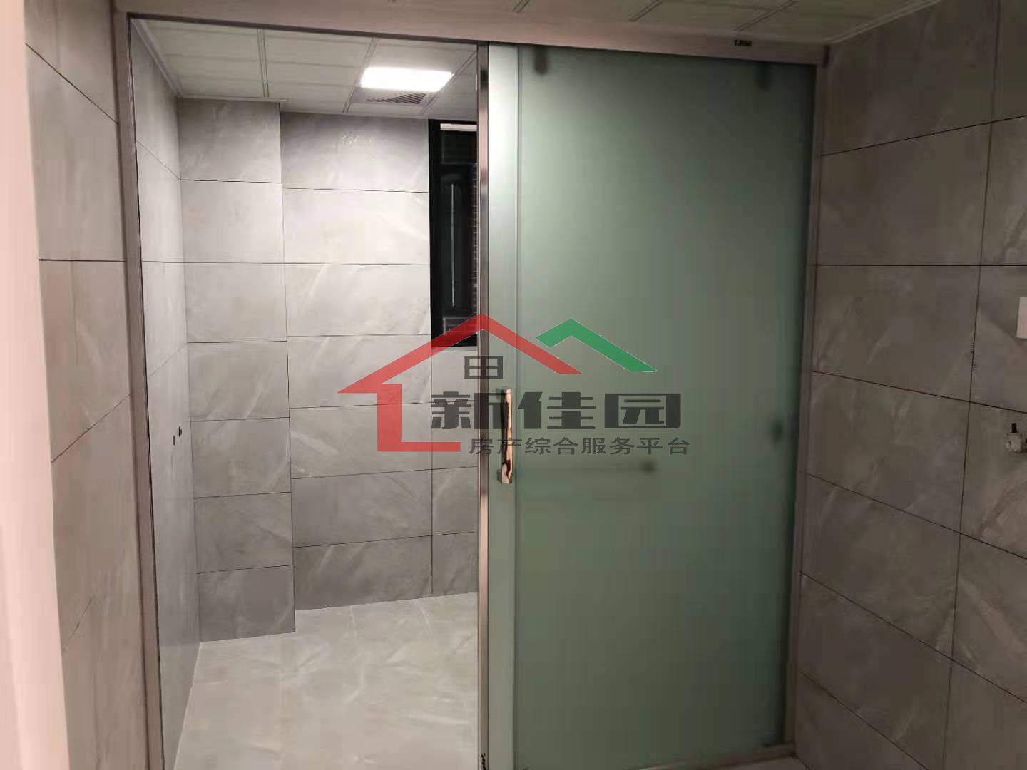 南门口安置小区一期  3室2厅2卫   92.00万客厅