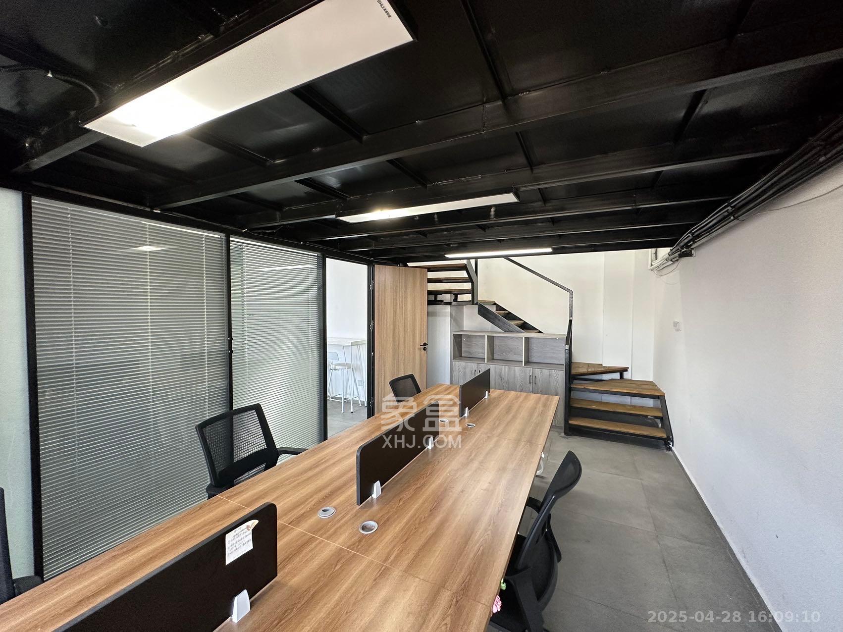 中一鲲出(鲲鹏府) 4室2厅0卫 14000.0元/月 中一鲲出(鲲鹏府) 4室2厅0卫 14000.0元/月室内图