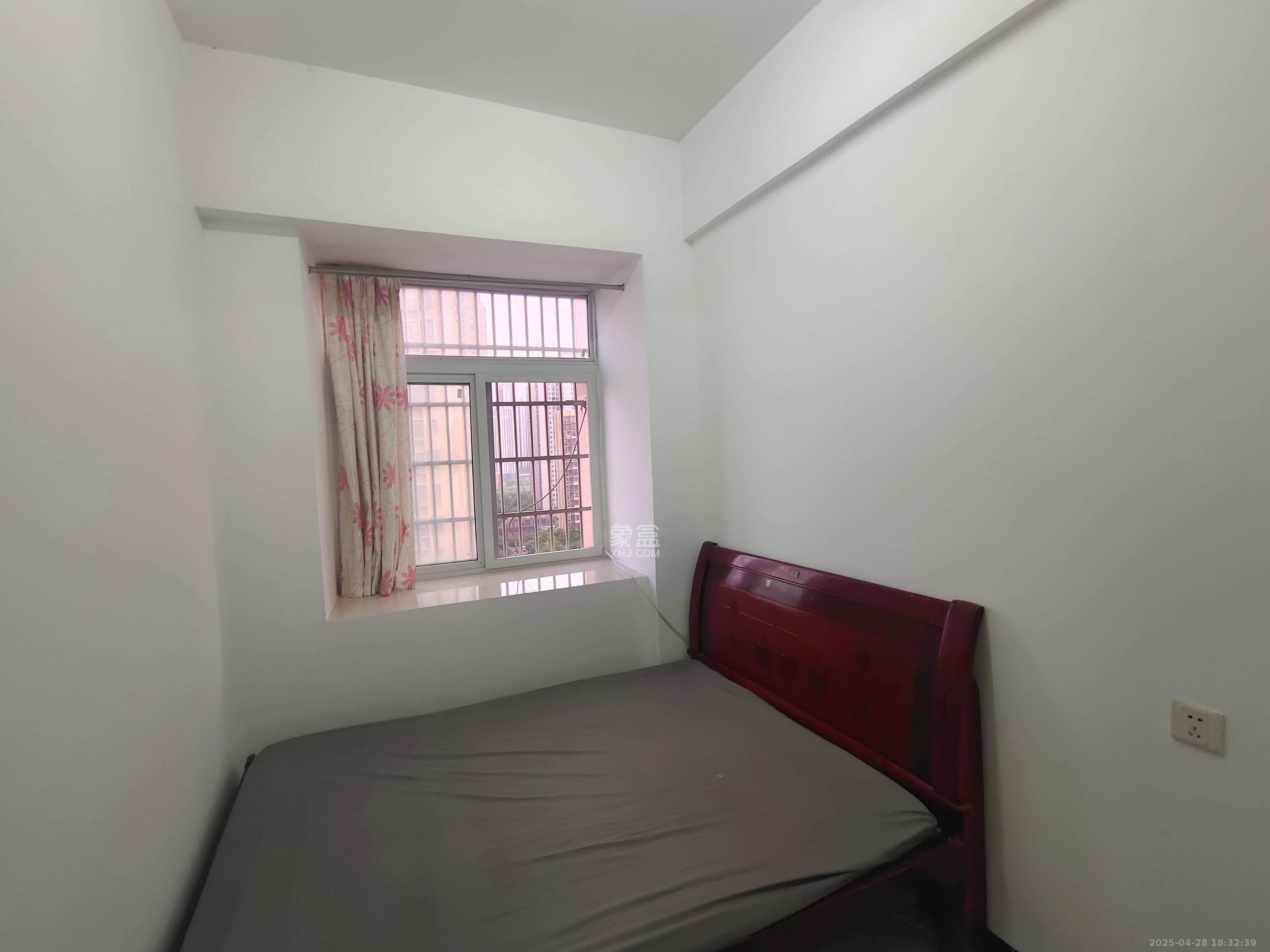 骑龙安置小区  2室1厅1卫   1200.00元/月室内图